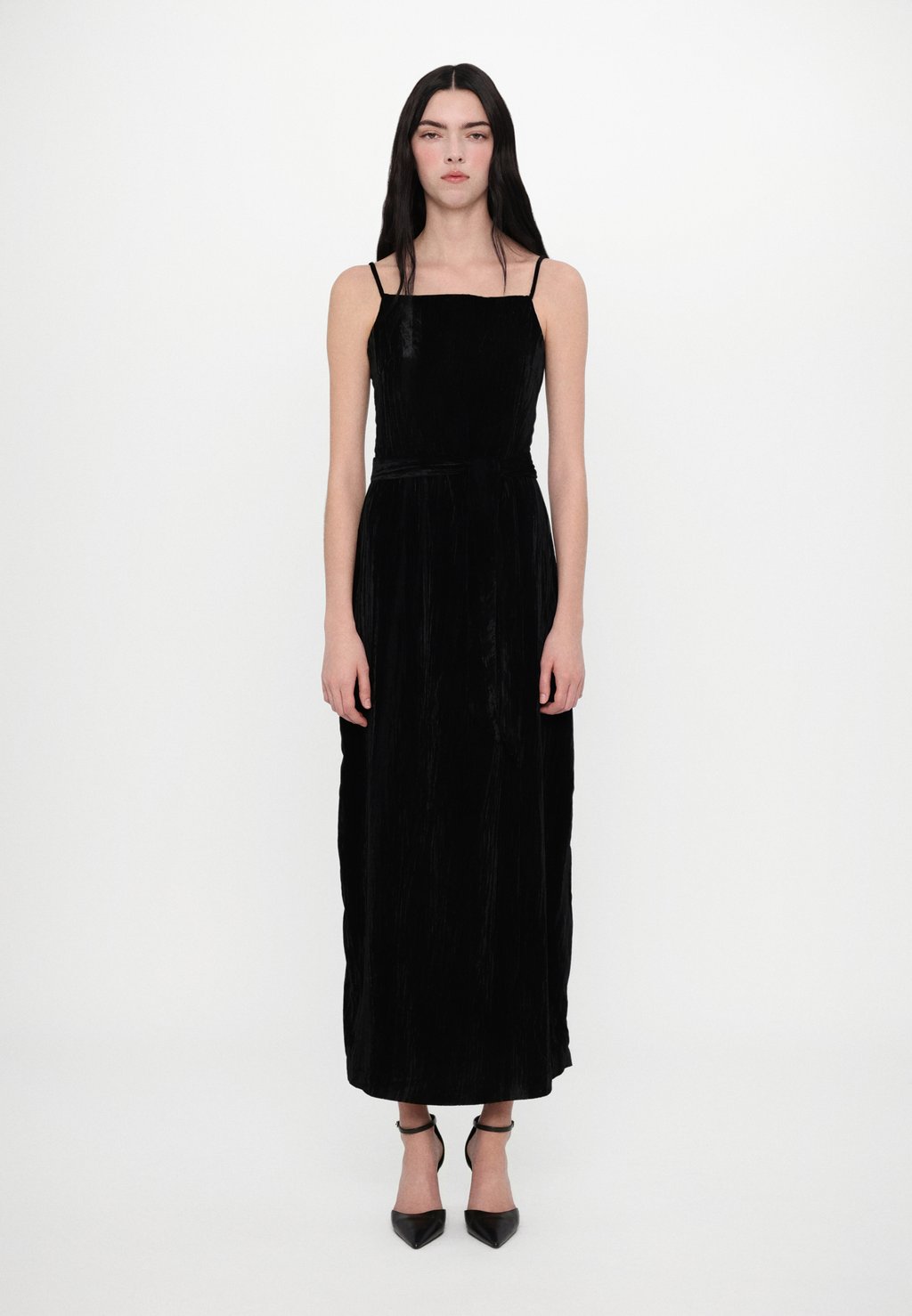 Коктейльное/вечернее платье CYGNET DRESS Holzweiler, черный
Коктейльное/вечернее платье CYGNET DRESS Holzweiler, черный