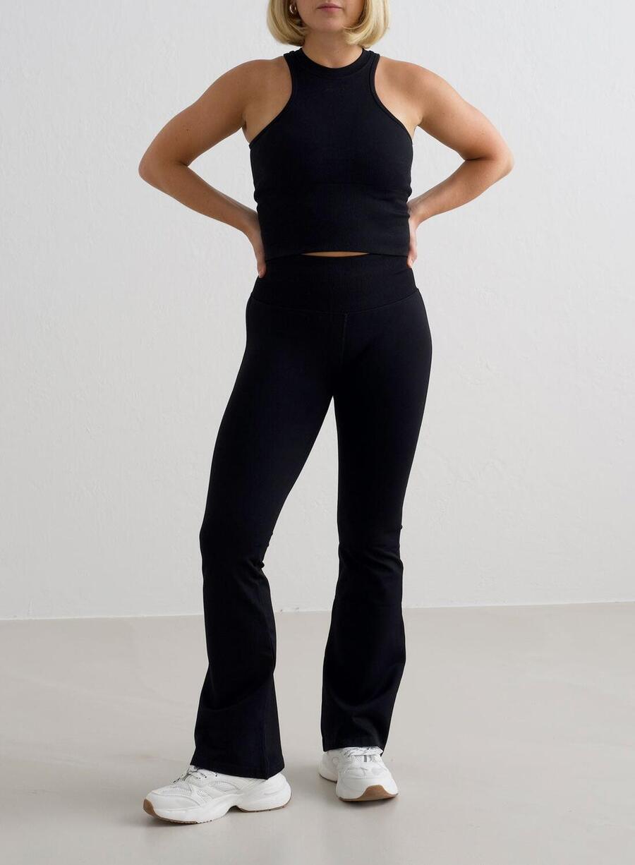 AIM'N Женские леггинсы Petite с клешем, бесшовные, черные
AIM'N Женские леггинсы Petite с клешем, бесшовные, черные