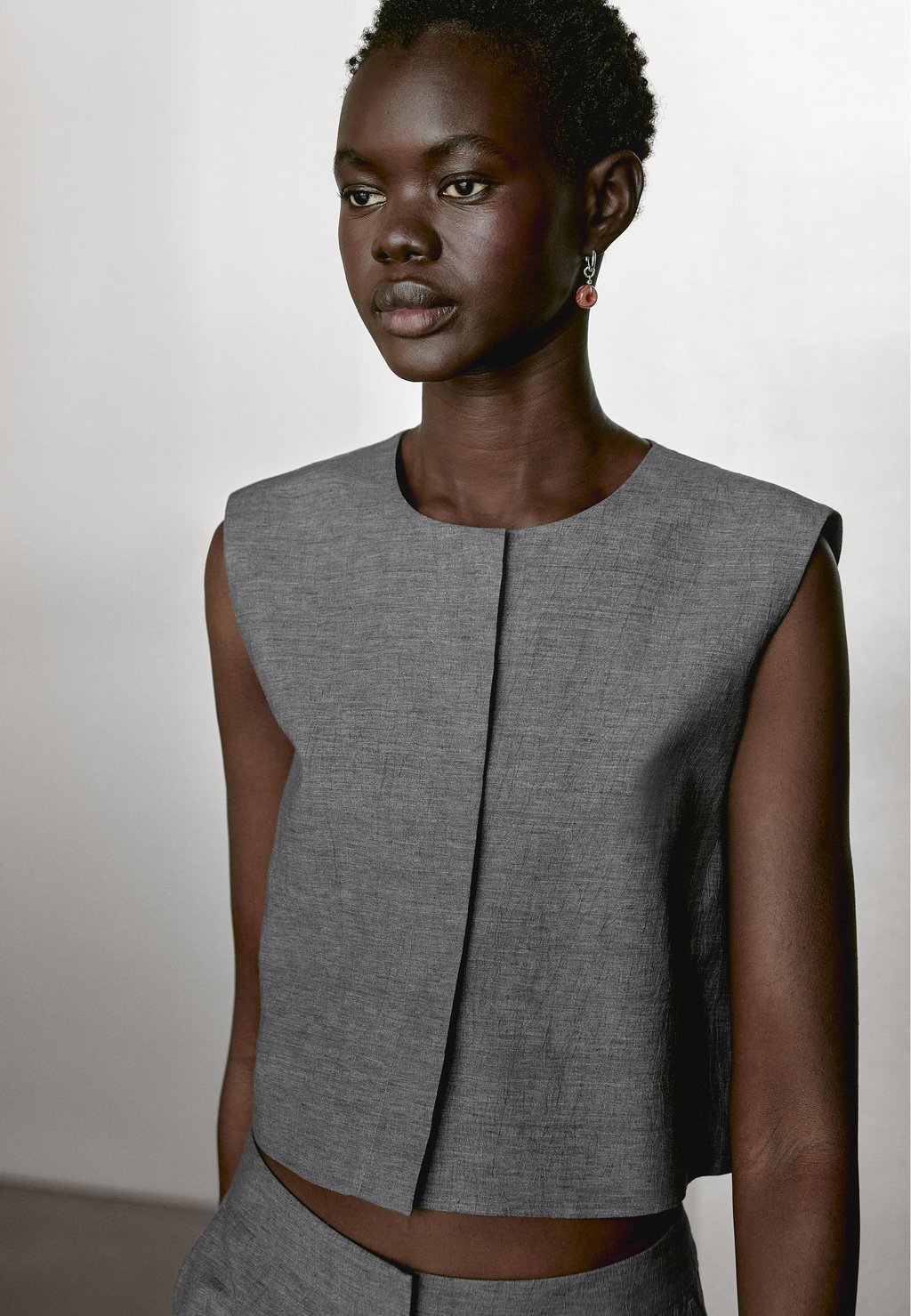 Жилет Massimo Dutti, серый
Жилет Massimo Dutti, серый