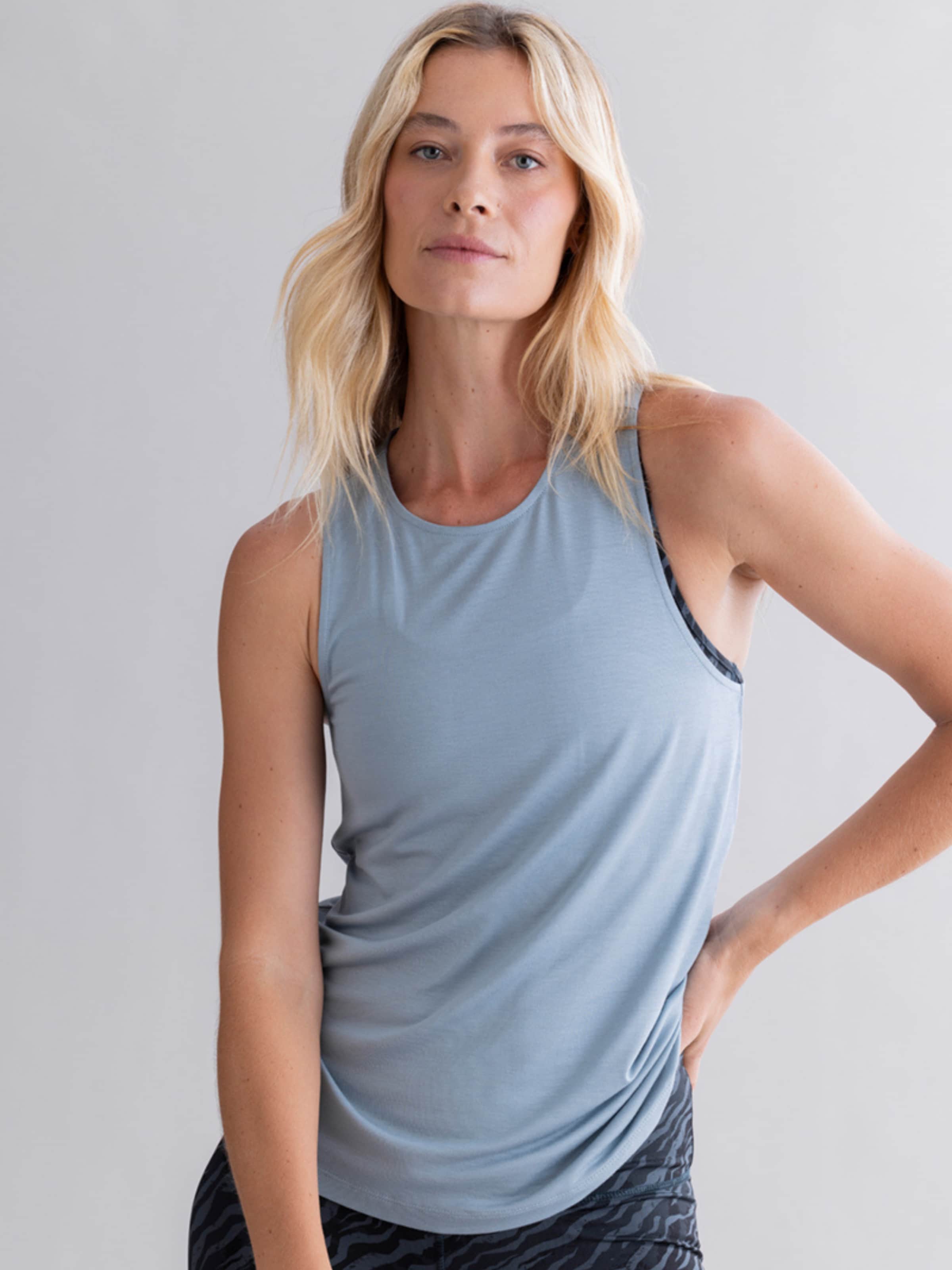 Hey Honey Топ 'Active Slate' в цвете Dusty Blue
Hey Honey Топ 'Active Slate' в цвете Dusty Blue