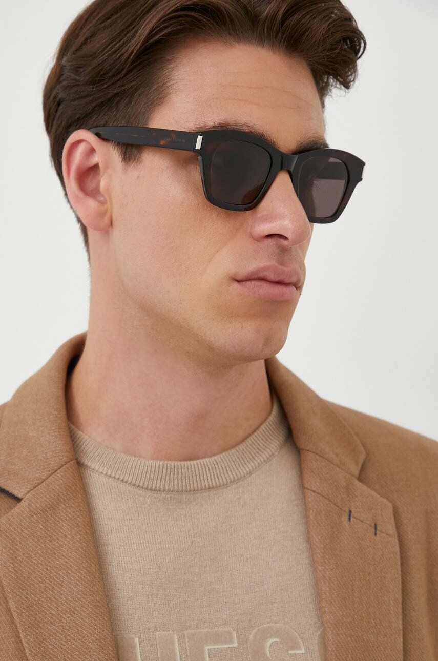 Солнцезащитные очки Saint Laurent 592, черный
Солнцезащитные очки Saint Laurent 592, черный