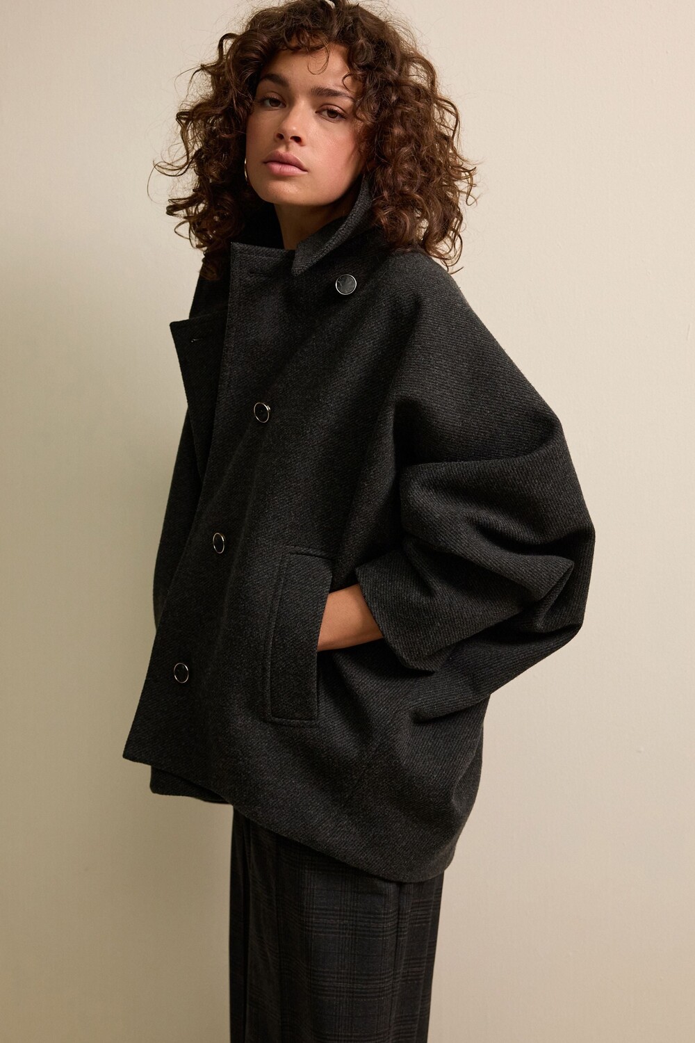 Асимметричное пальто накидка с пуговицами Next, серый
Асимметричное пальто накидка с пуговицами Next, серый