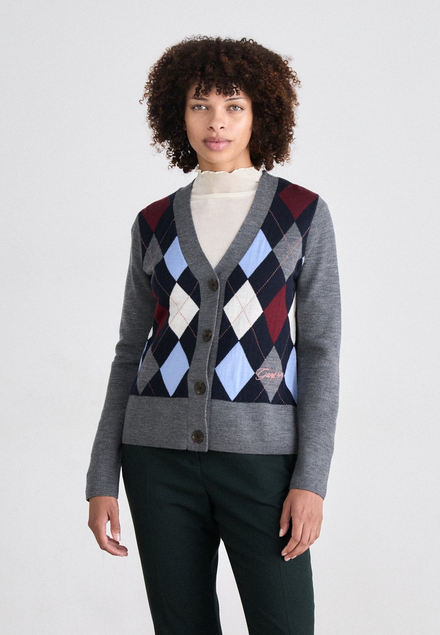 Кардиган GANT V NECK CARDIGAN, Charcoal Melange/Mottled Dark Grey
Кардиган GANT V NECK CARDIGAN, Charcoal Melange/Mottled Dark Grey