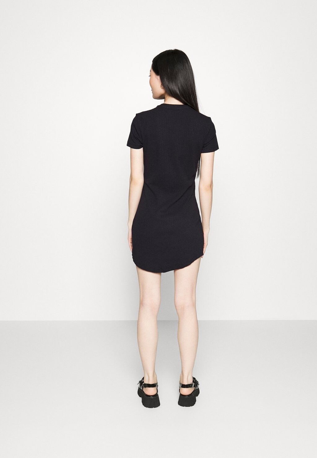 Дневное платье Even&Odd, черное
Дневное платье Even&Odd, черное