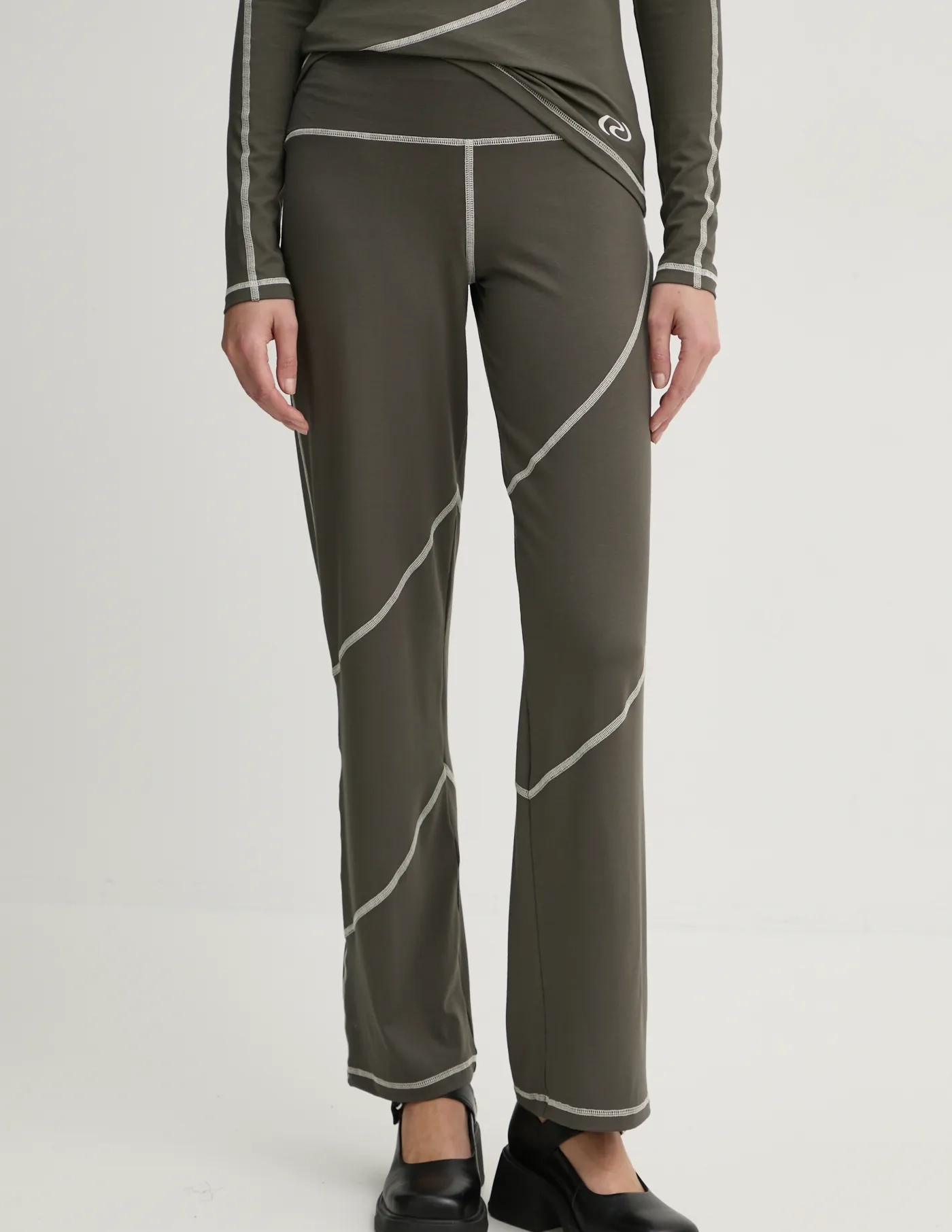 Резюме Спортивные штаны CoraRS Resume, зеленый
Резюме Спортивные штаны CoraRS Resume, зеленый