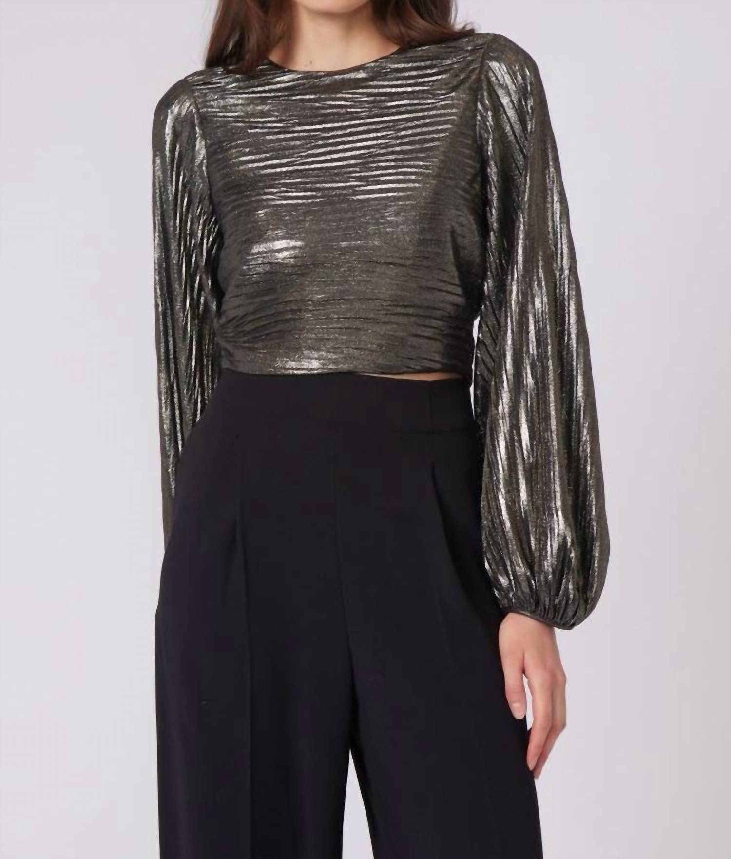 Блуза Pace с металлическим космическим принтом GILNER FARRAR, цвет metallic space print
Блуза Pace с металлическим космическим принтом GILNER FARRAR, цвет metallic space print