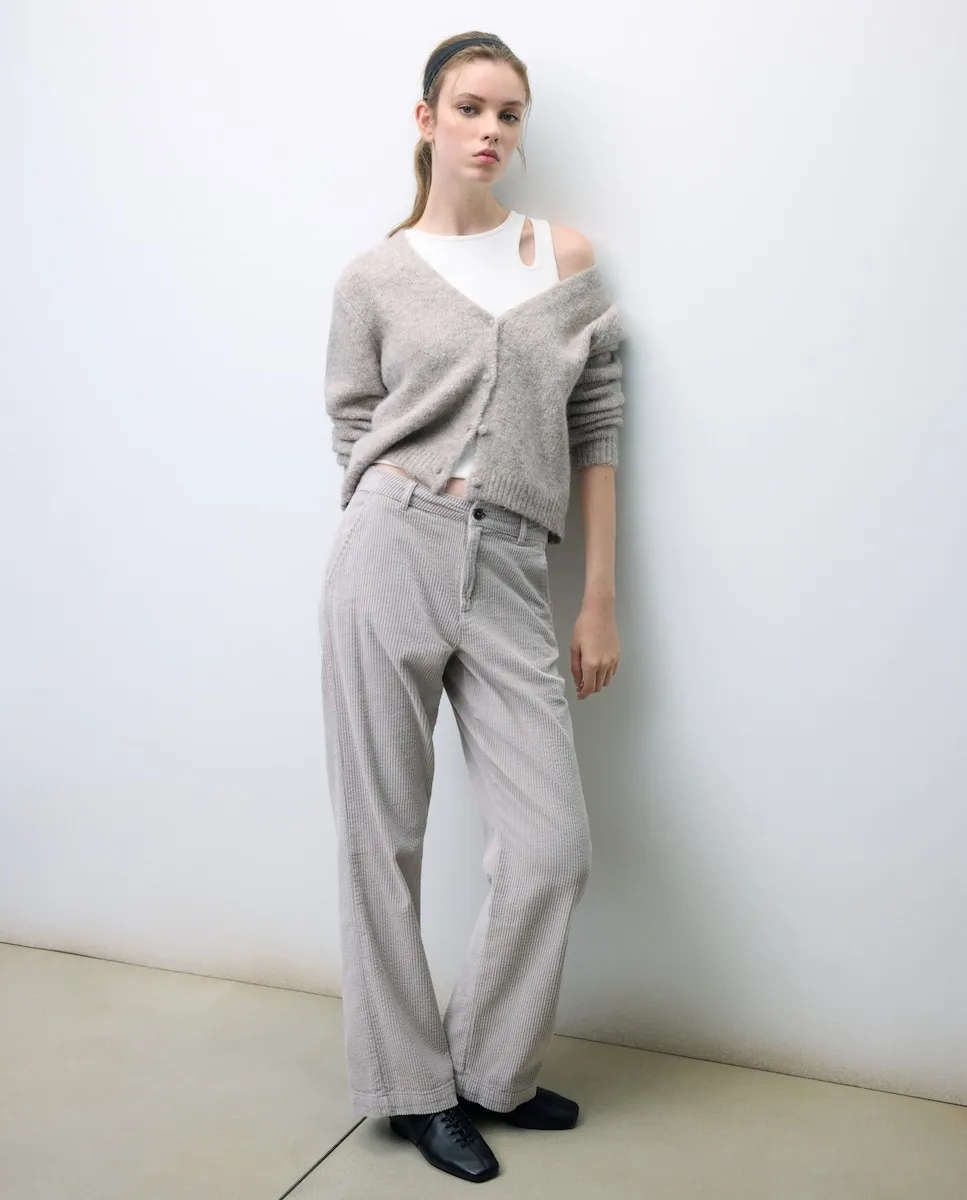 Женские вельветовые брюки широкого кроя Tintoretto, светло-серый
Женские вельветовые брюки широкого кроя Tintoretto, светло-серый