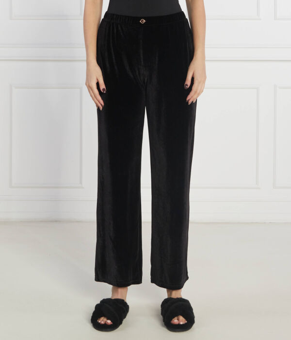 Домашние брюки женские Emporio Armani велюровые, черный
Домашние брюки женские Emporio Armani велюровые, черный