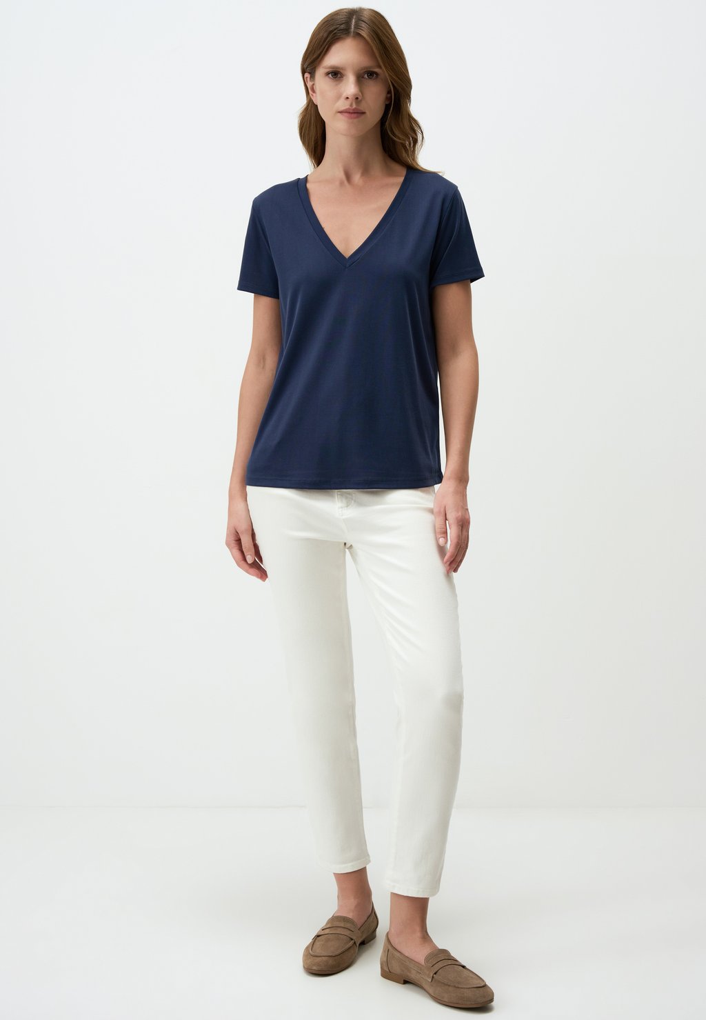 Базовая футболка V-NECK SHORT SLEEVE Jimmy Key, темно-синий
Базовая футболка V-NECK SHORT SLEEVE Jimmy Key, темно-синий