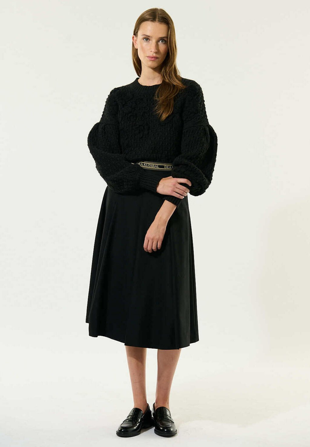 Джемпер FILUCADEA Dea Kudibal, черный
Джемпер FILUCADEA Dea Kudibal, черный