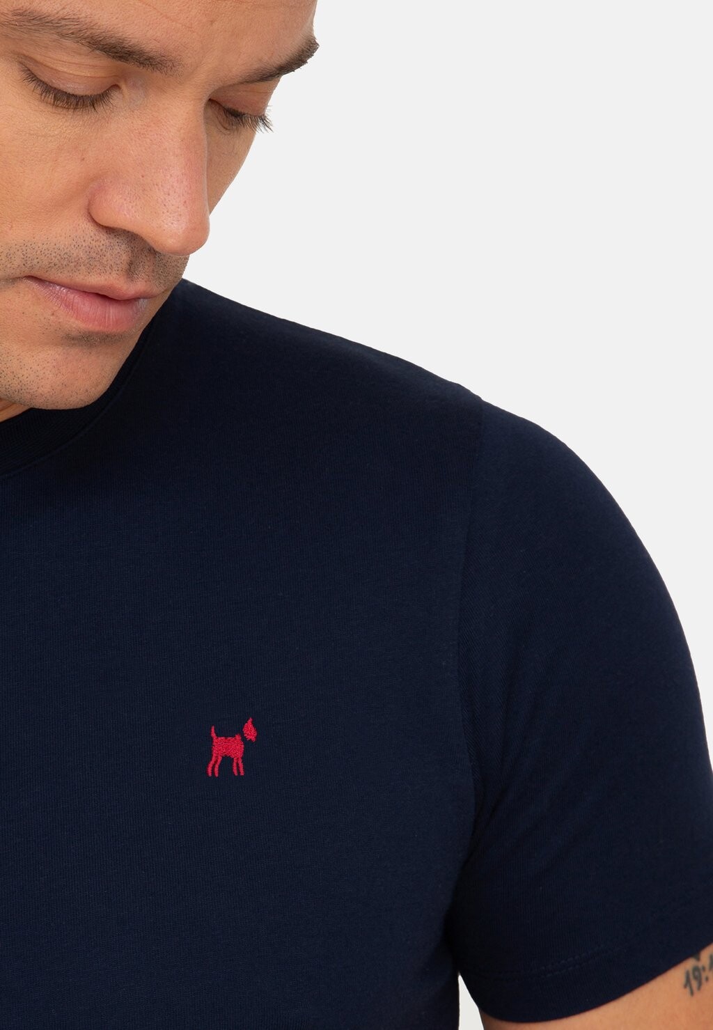 НАБОР 3 – базовая футболка темно-синего цвета индиго Golden Williot, цвет Navy Baby Blue Indigo
НАБОР 3 – базовая футболка темно-синего цвета индиго Golden Williot, цвет Navy Baby Blue Indigo