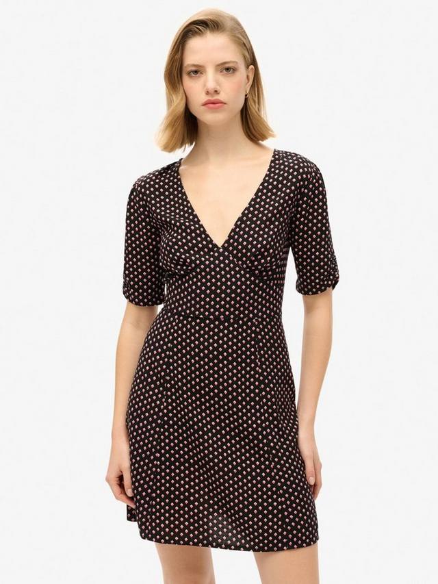 Мини-чайное платье от добби Superdry, черный/разноцветный
Мини-чайное платье от добби Superdry, черный/разноцветный