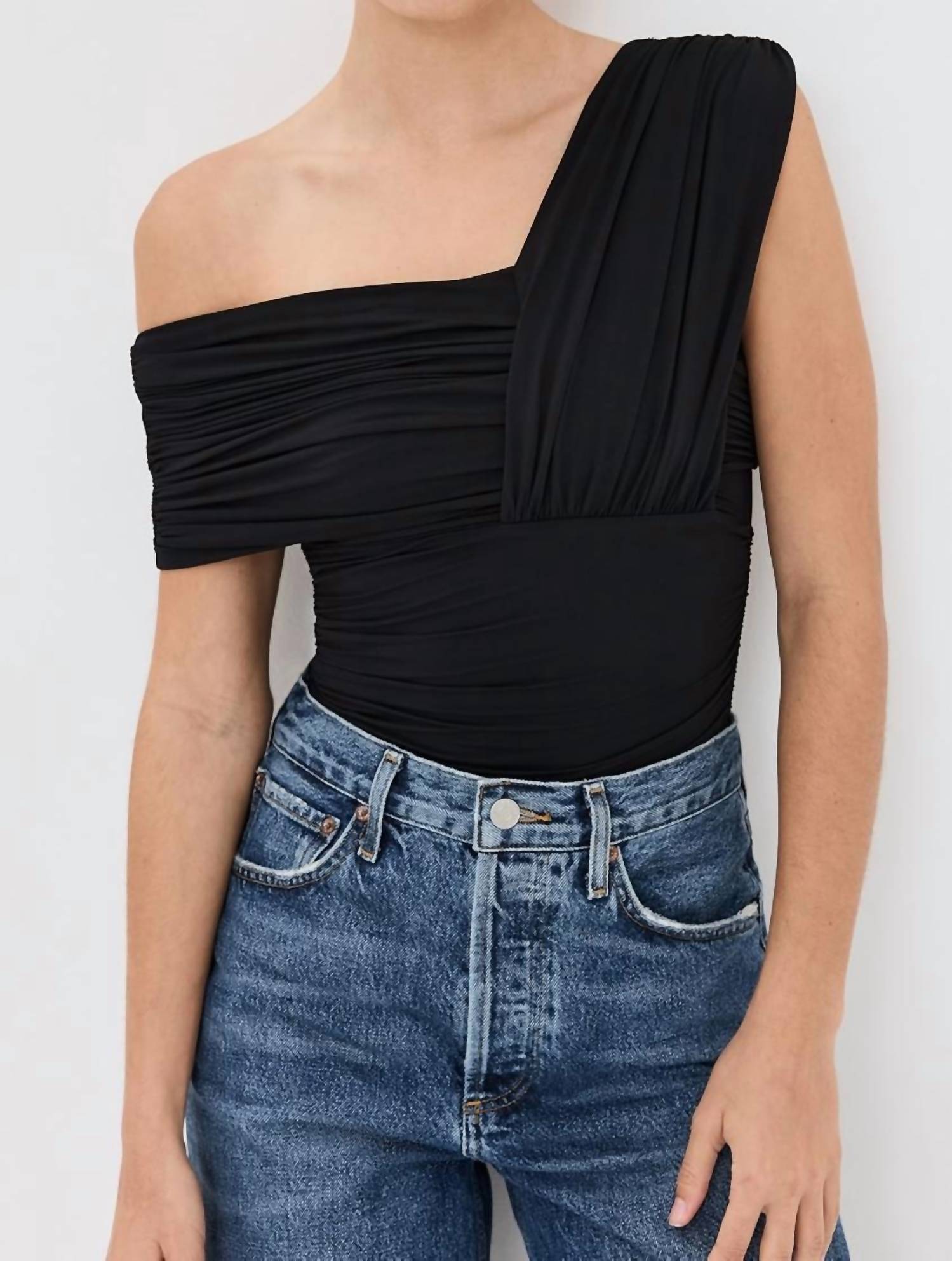 Боди Etienne Thong черное AGOLDE
Боди Etienne Thong черное AGOLDE