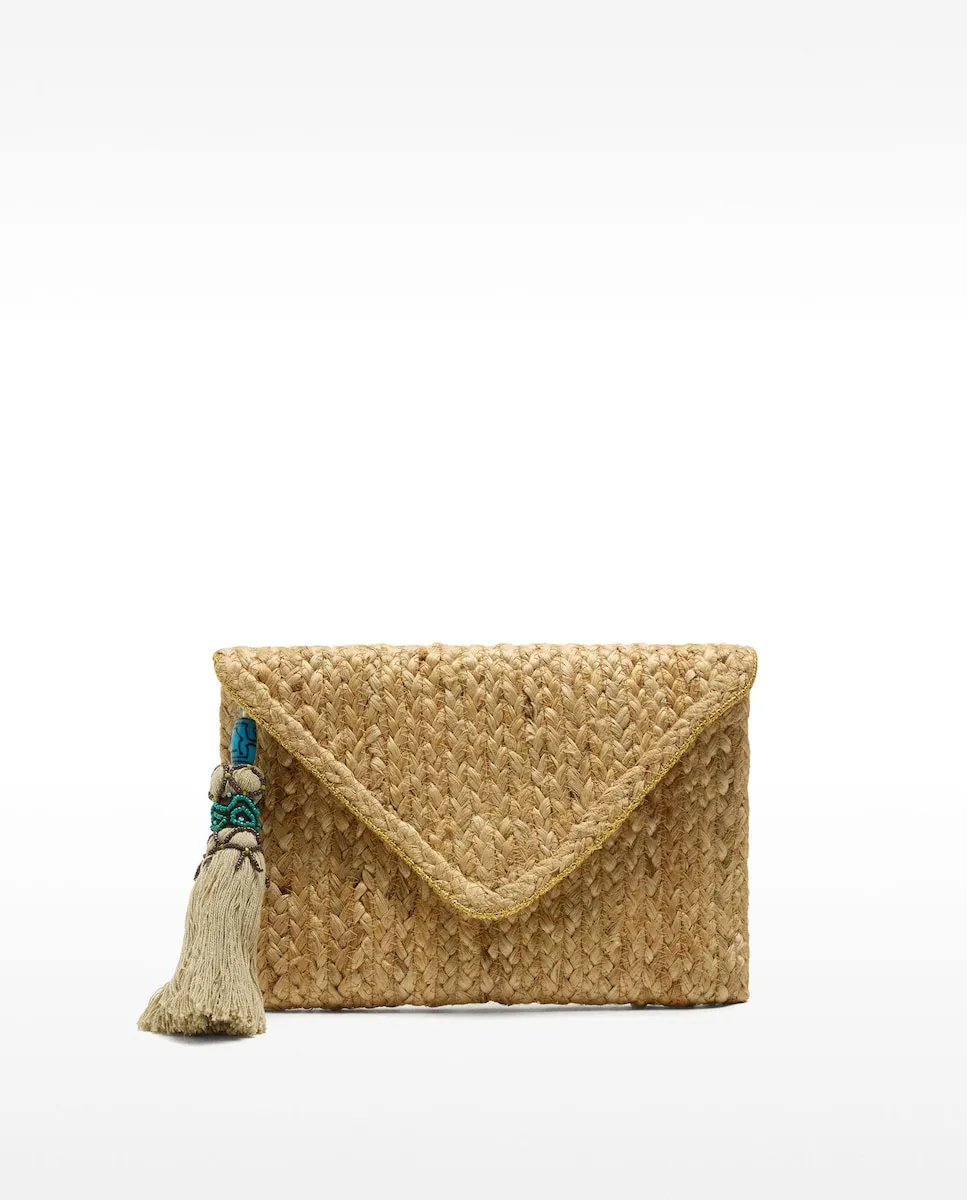 Сумка для вечеринки, трансформирующаяся в сумку через плечо, эффект рафии, с подвесным брелоком и магнитной застежкой Parfois, коричневый 
Сумка для вечеринки, трансформирующаяся в сумку через плечо, эффект рафии, с подвесным брелоком и магнитной застежкой Parfois, коричневый