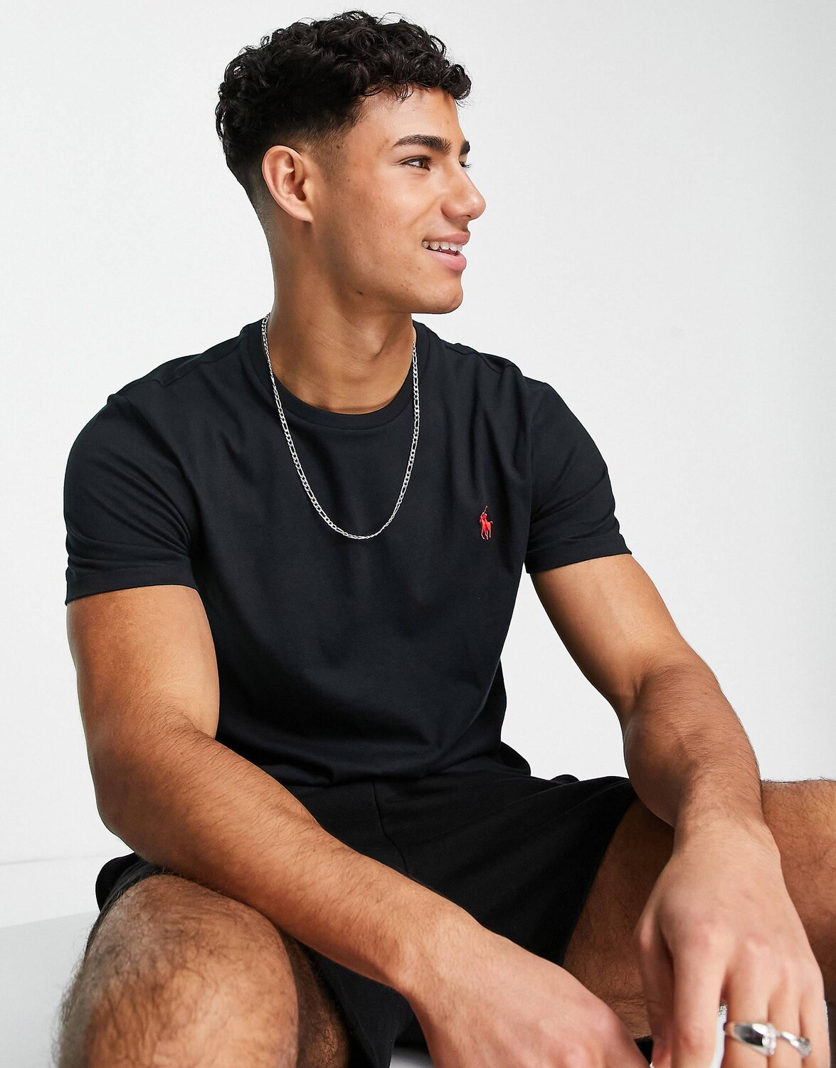 Черная футболка классического кроя с круглым вырезом Polo Ralph Lauren
Черная футболка классического кроя с круглым вырезом Polo Ralph Lauren