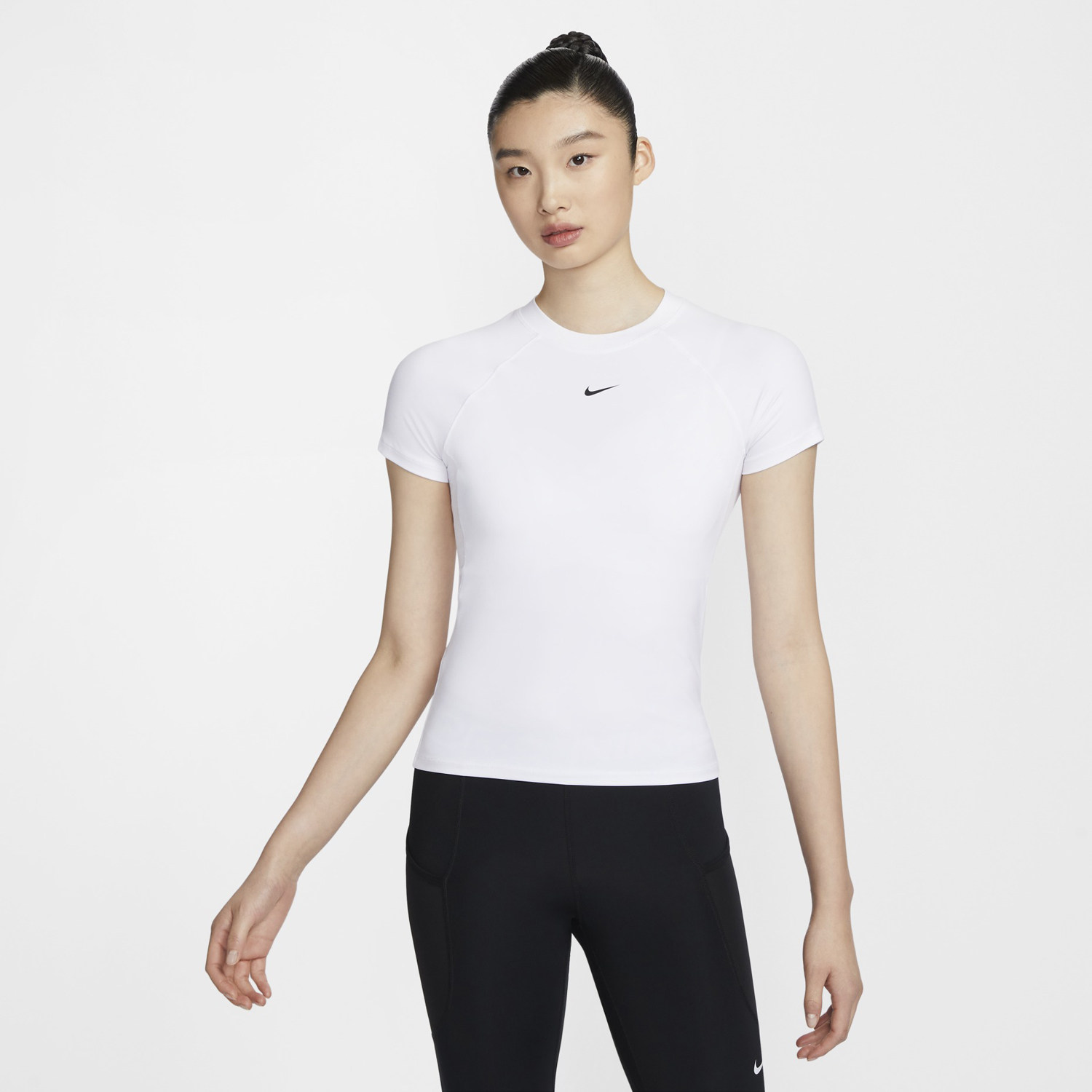 Футболка Nike Pro Dri-Fit FV7843-100, белый
Футболка Nike Pro Dri-Fit FV7843-100, белый