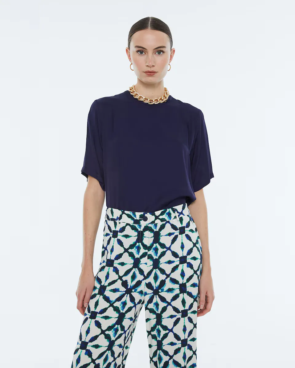 Женская атласная блузка с коротким рукавом Andam, темно-синий
Женская атласная блузка с коротким рукавом Andam, темно-синий