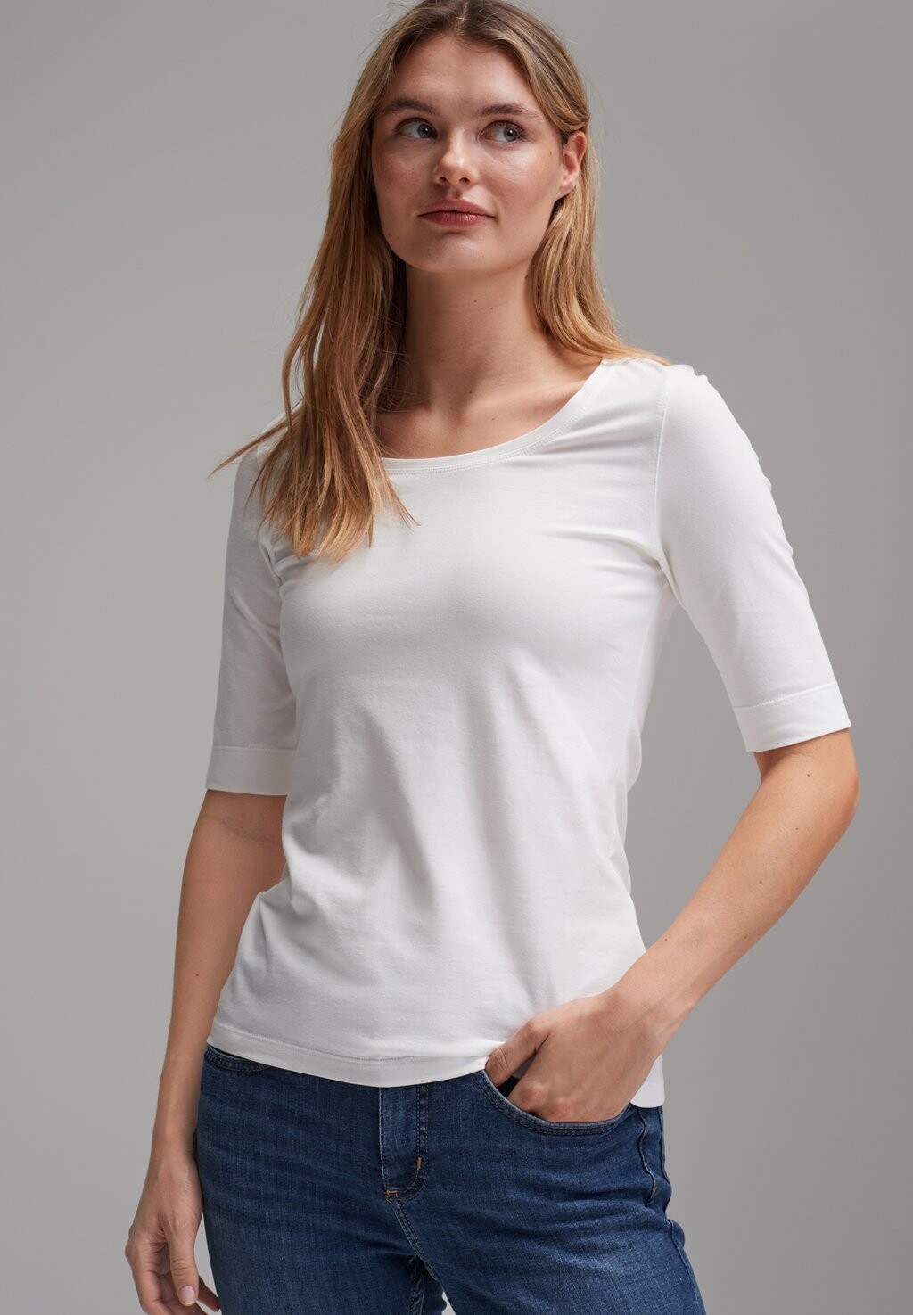 Футболка базовая SANIKA Opus, цвет milk
Футболка базовая SANIKA Opus, цвет milk