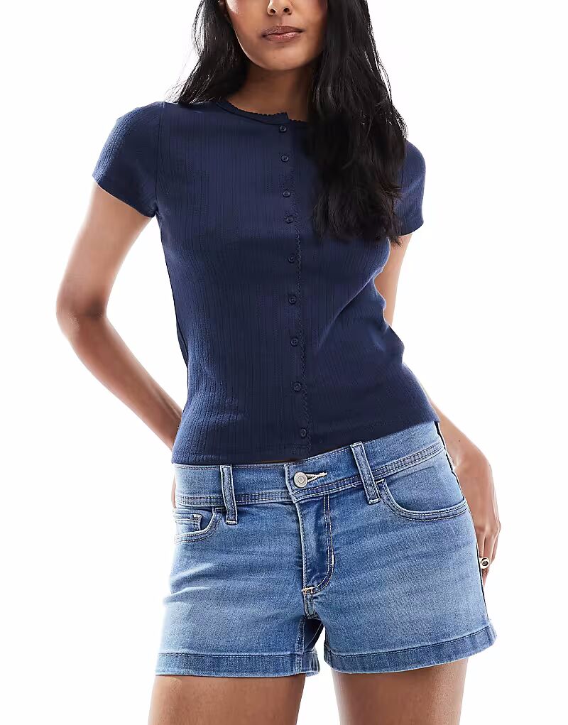 Мини-шорты Hollister с заниженной талией и разрезом по низу, средне-синие
Мини-шорты Hollister с заниженной талией и разрезом по низу, средне-синие