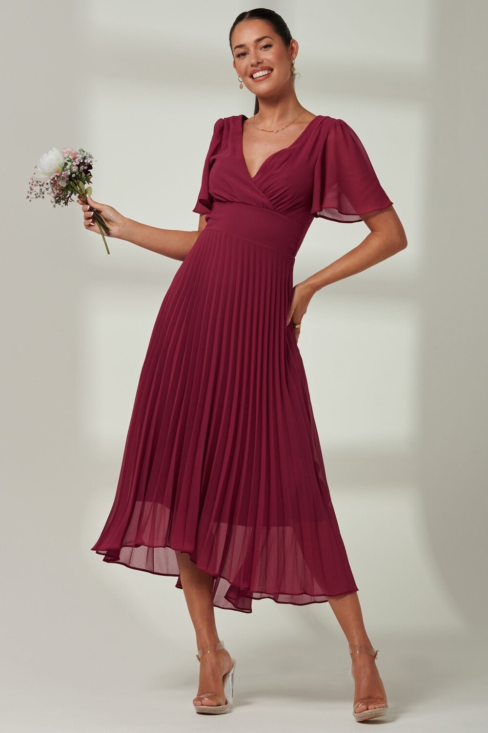 Плиссированное платье макси Elene из шифона с асимметричным подолом Jolie Moi, красный
Плиссированное платье макси Elene из шифона с асимметричным подолом Jolie Moi, красный