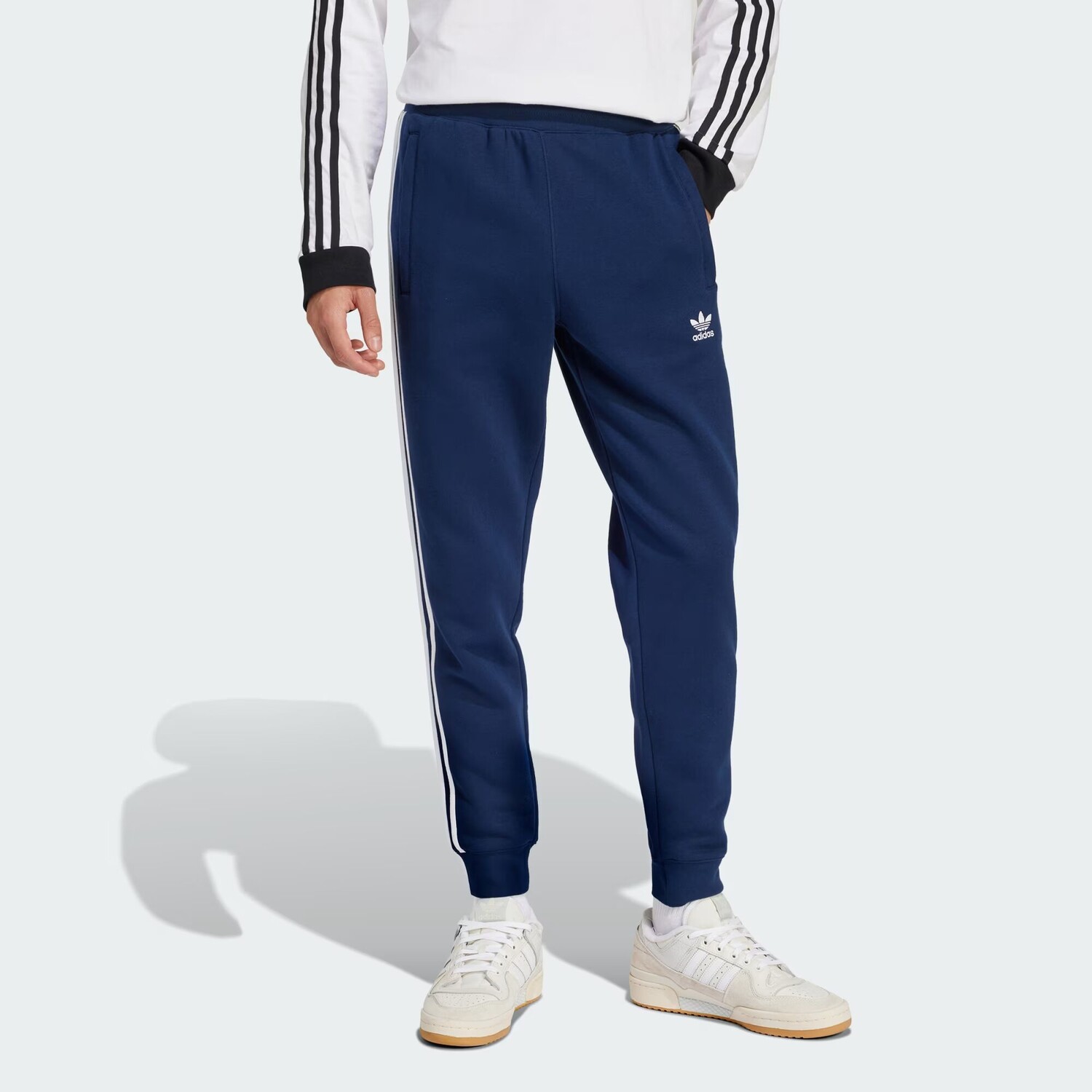 Брюки Adicolor с 3 полосками Adidas, цвет Night Indigo
Брюки Adicolor с 3 полосками Adidas, цвет Night Indigo
