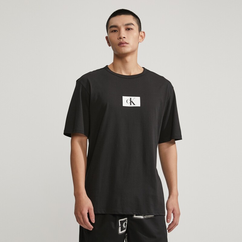 Футболка мужская Calvin Klein с короткими рукавами, белый
Футболка мужская Calvin Klein с короткими рукавами, белый