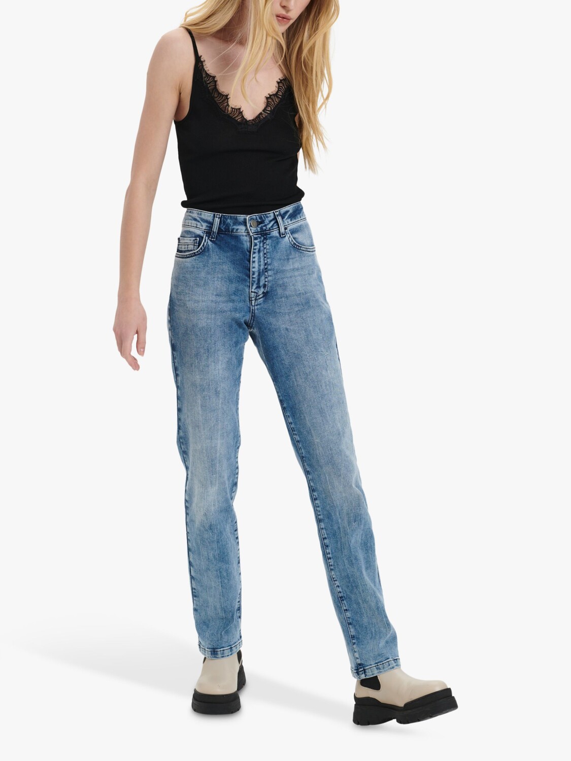 Майка Saint Tropez Maya из хлопка и шелка с кружевной отделкой, черная
Майка Saint Tropez Maya из хлопка и шелка с кружевной отделкой, черная