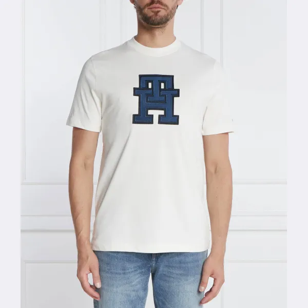 Футболка стандартного кроя с аппликацией монограммой Tommy Hilfiger, белый
Футболка стандартного кроя с аппликацией монограммой Tommy Hilfiger, белый