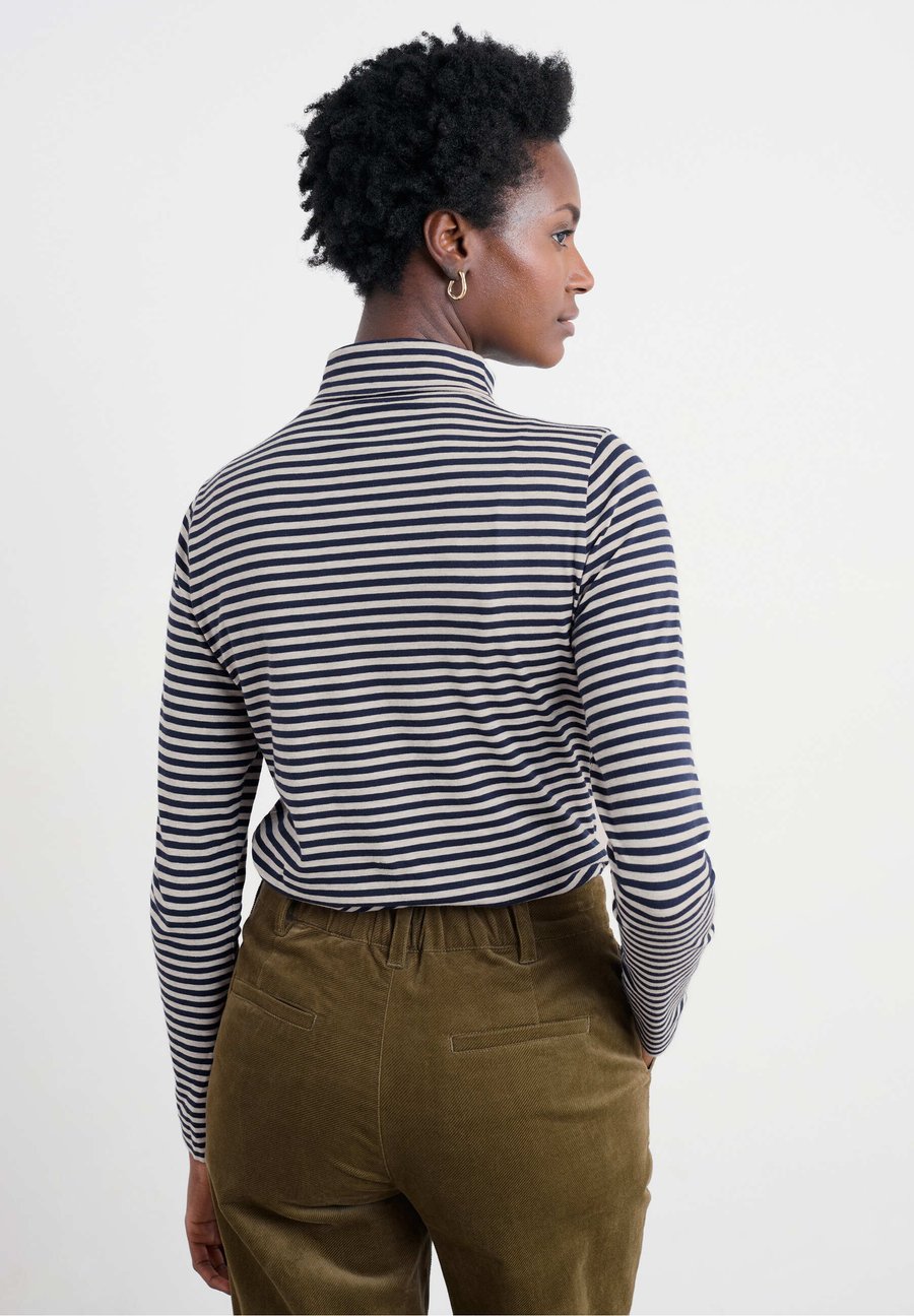 Топ Seasalt Cornwall LANDING, Navy - Pellitras Hessian Maritime/Dark-Blue Denim
Топ Seasalt Cornwall LANDING, Navy - Pellitras Hessian Maritime/Dark-Blue Denim