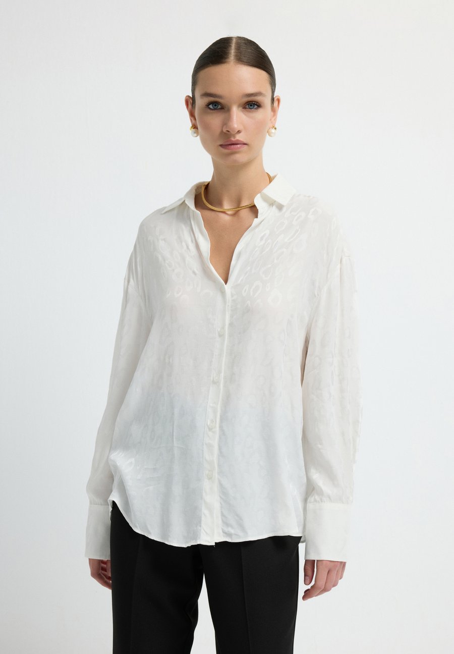 Блуза adL Button-down blouse, Ecru/Off-White
Блуза adL Button-down blouse, Ecru/Off-White