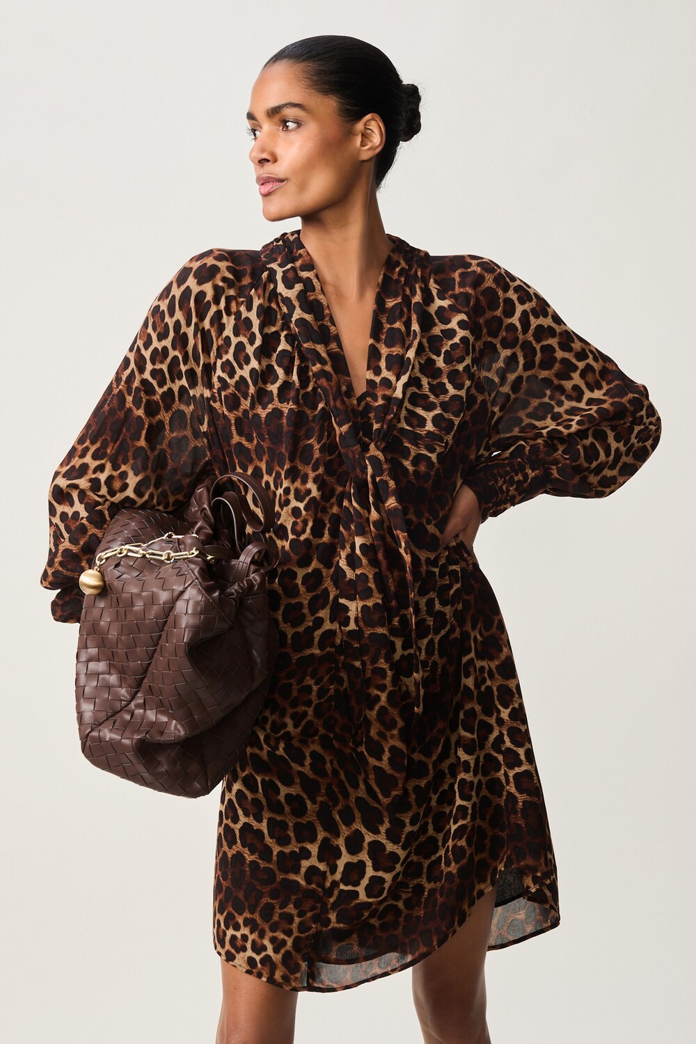 Мини платье с длинными рукавами и завязкой на шее Next, коричневый
Мини платье с длинными рукавами и завязкой на шее Next, коричневый