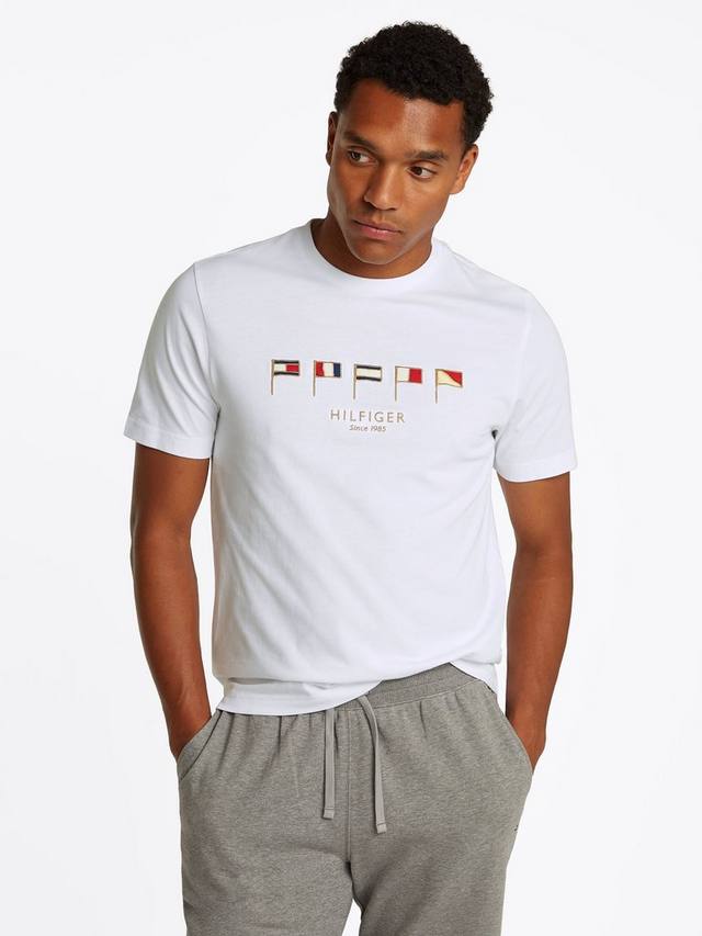 Хлопчатобумажная футболка с несколькими флагами обычного покроя с коротким рукавом Tommy Hilfiger, белый
Хлопчатобумажная футболка с несколькими флагами обычного покроя с коротким рукавом Tommy Hilfiger, белый