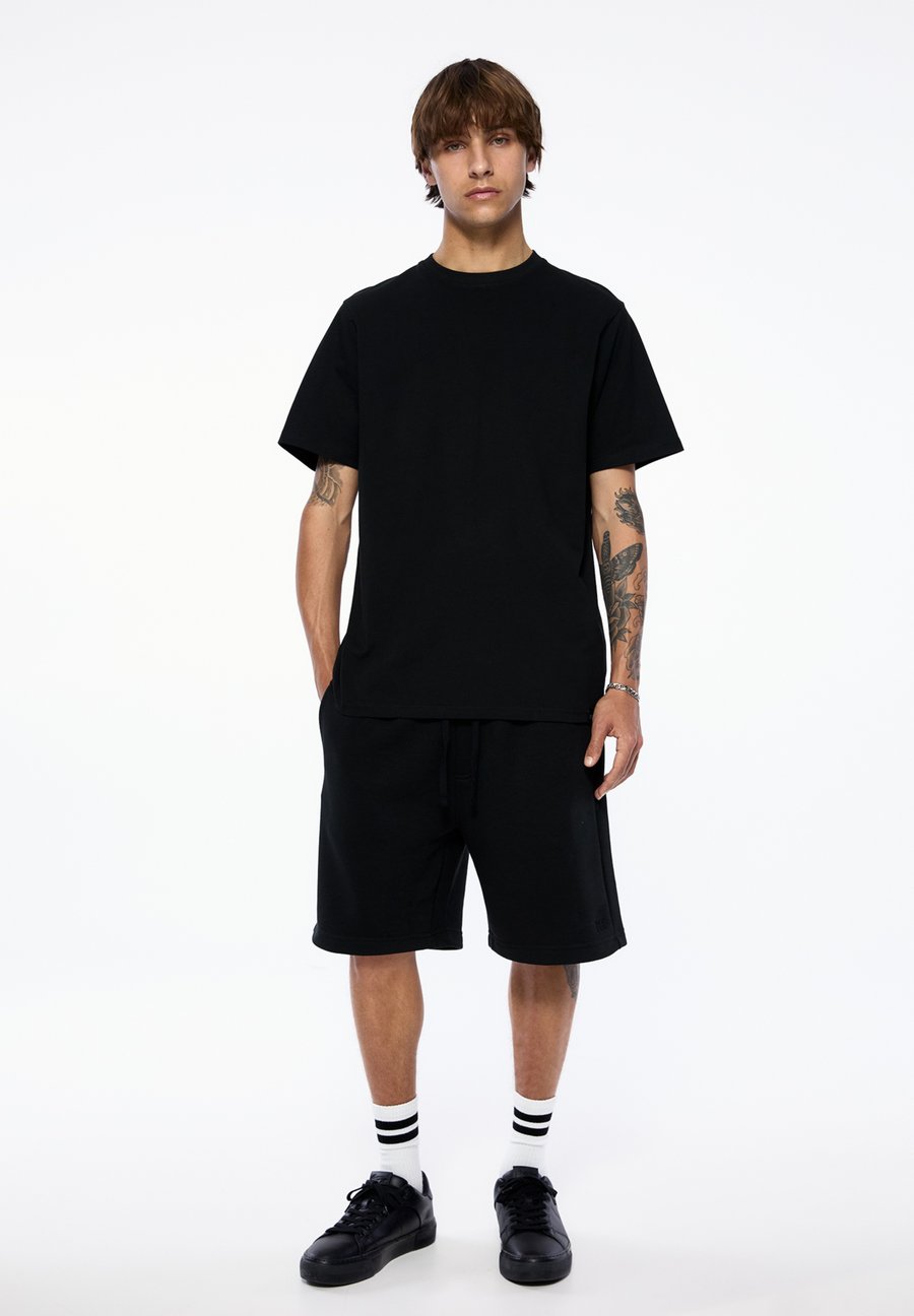 Футболка PULL&BEAR SET BERMUDA SHORTS AND T-SHIRT, Black, Черный, Футболка PULL&BEAR SET BERMUDA SHORTS AND T-SHIRT, Black
Футболка PULL&BEAR SET BERMUDA SHORTS AND T-SHIRT, Black, Черный, Футболка PULL&BEAR SET BERMUDA SHORTS AND T-SHIRT, Black