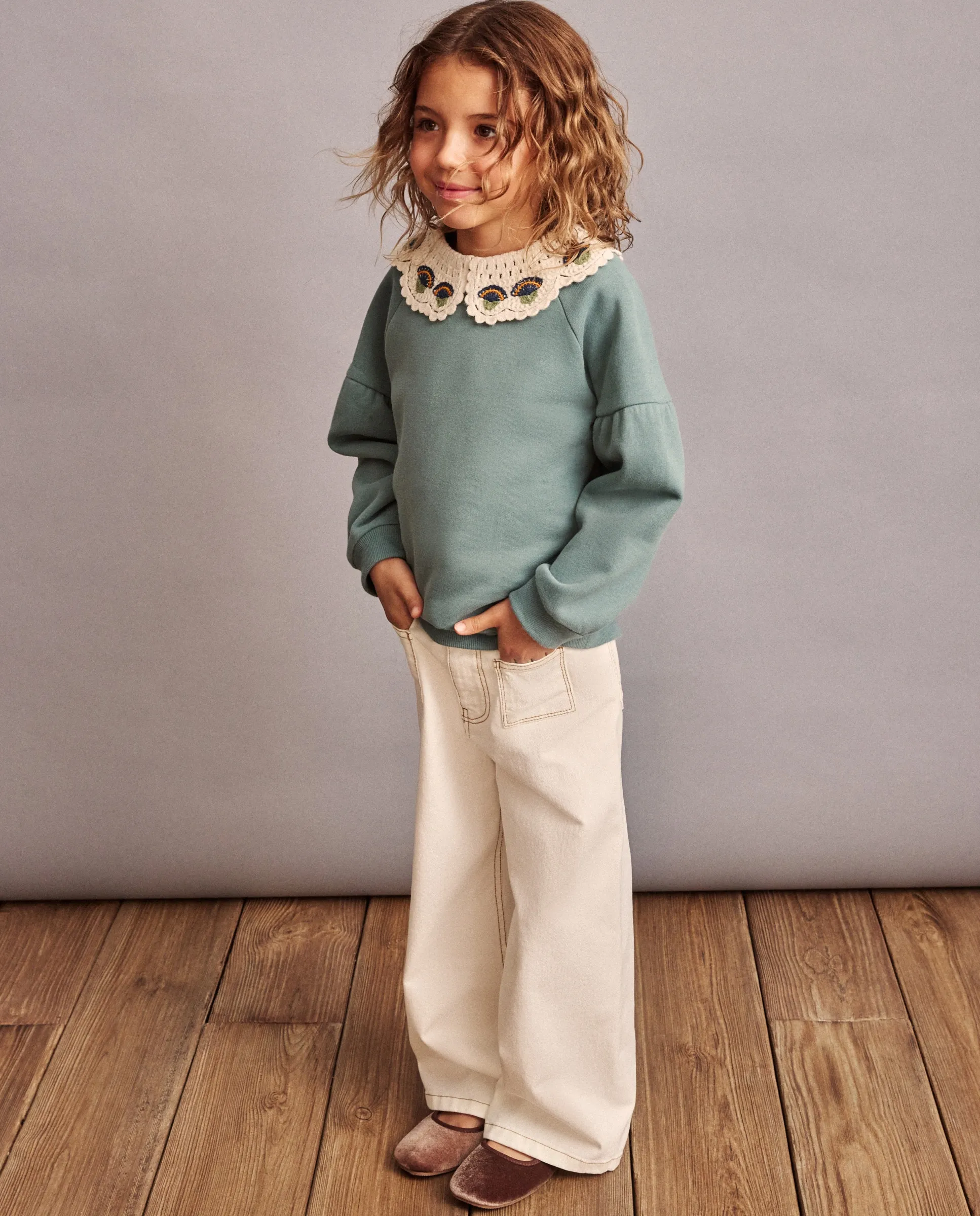 Романтический свитшот с вышивкой на воротнике и объемными рукавами для девочки Coconut El Corte Inglés, пастельно-бирюзовый
Романтический свитшот с вышивкой на воротнике и объемными рукавами для девочки Coconut El Corte Inglés, пастельно-бирюзовый