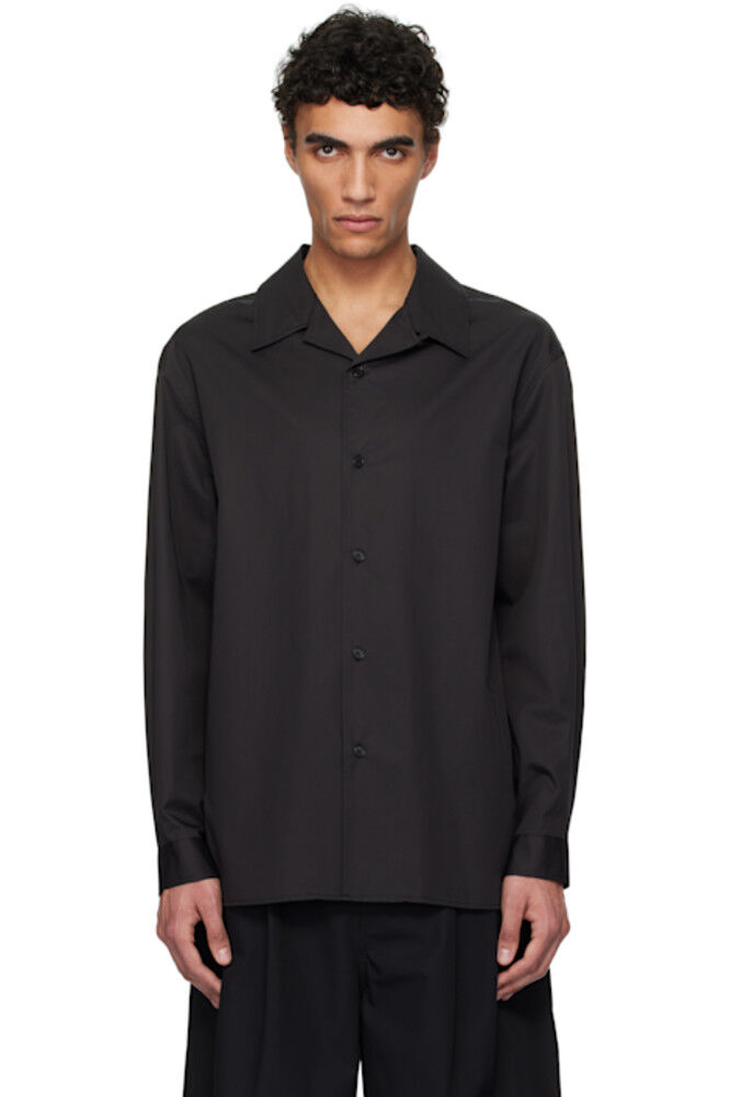 Черная рубашка с открытым воротником AMOMENTO
Черная рубашка с открытым воротником AMOMENTO