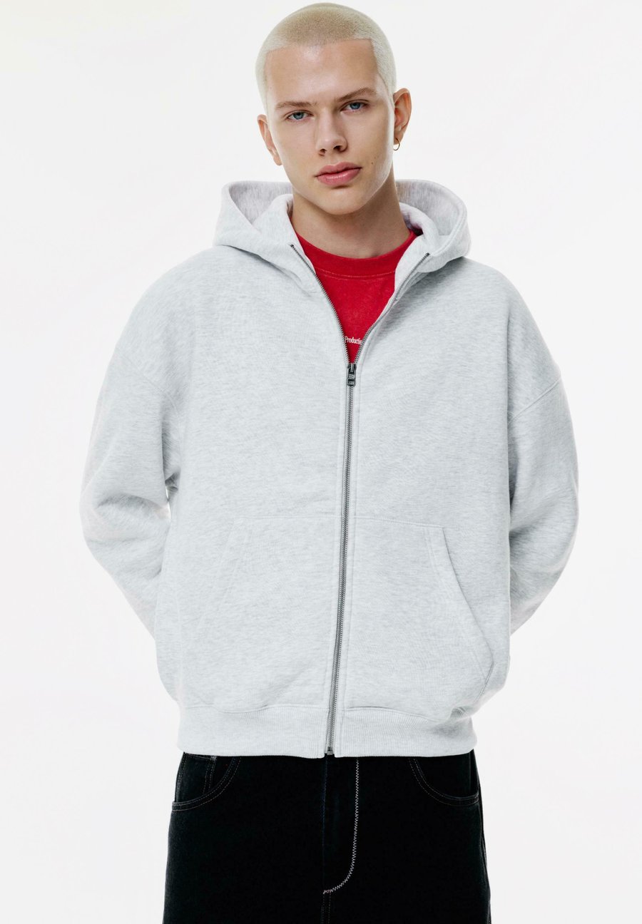Толстовка PULL&BEAR BOXY, Light Grey
Толстовка PULL&BEAR BOXY, Light Grey