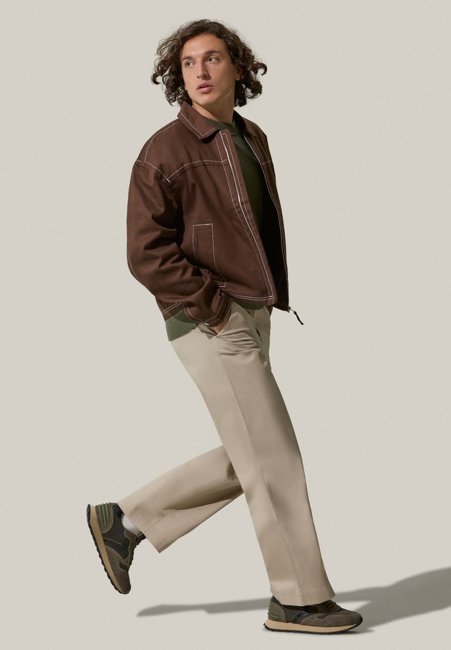 Кроссовки Voile Blanche PARIS POWER., Militärgrüne-/Dark Green
Кроссовки Voile Blanche PARIS POWER., Militärgrüne-/Dark Green