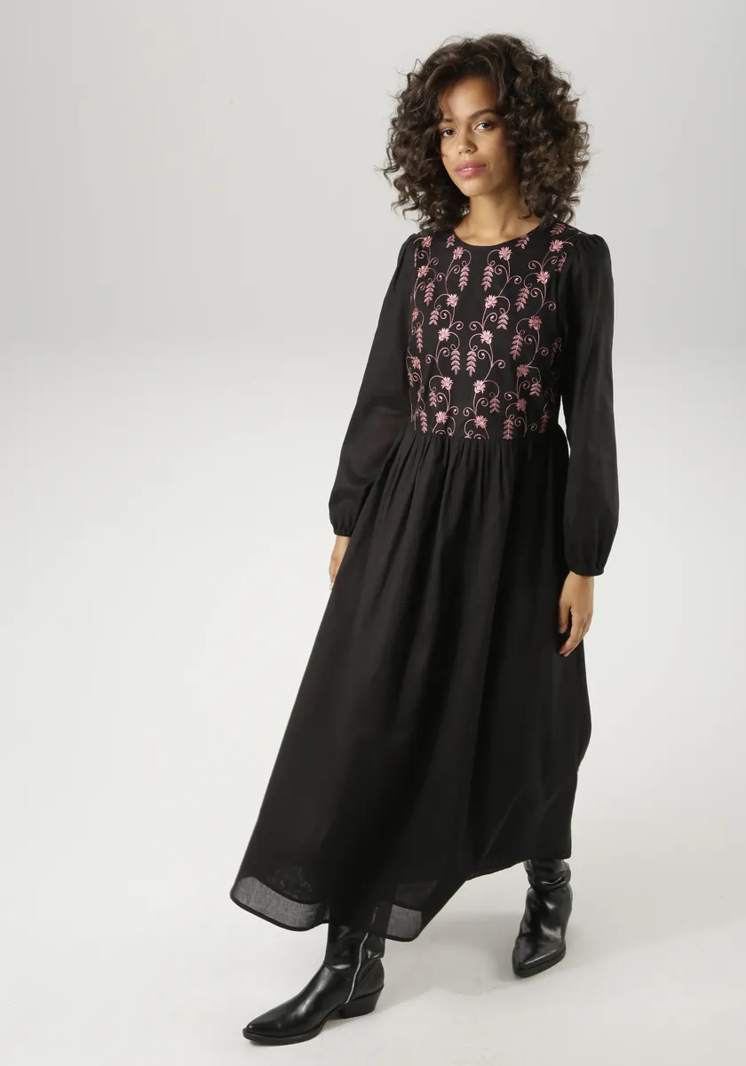 Платье макси Aniston CASUAL, украшенное изысканной вышивкой – НОВАЯ КОЛЛЕКЦИЯ, цвет Schwarz-Altrosa
Платье макси Aniston CASUAL, украшенное изысканной вышивкой – НОВАЯ КОЛЛЕКЦИЯ, цвет Schwarz-Altrosa