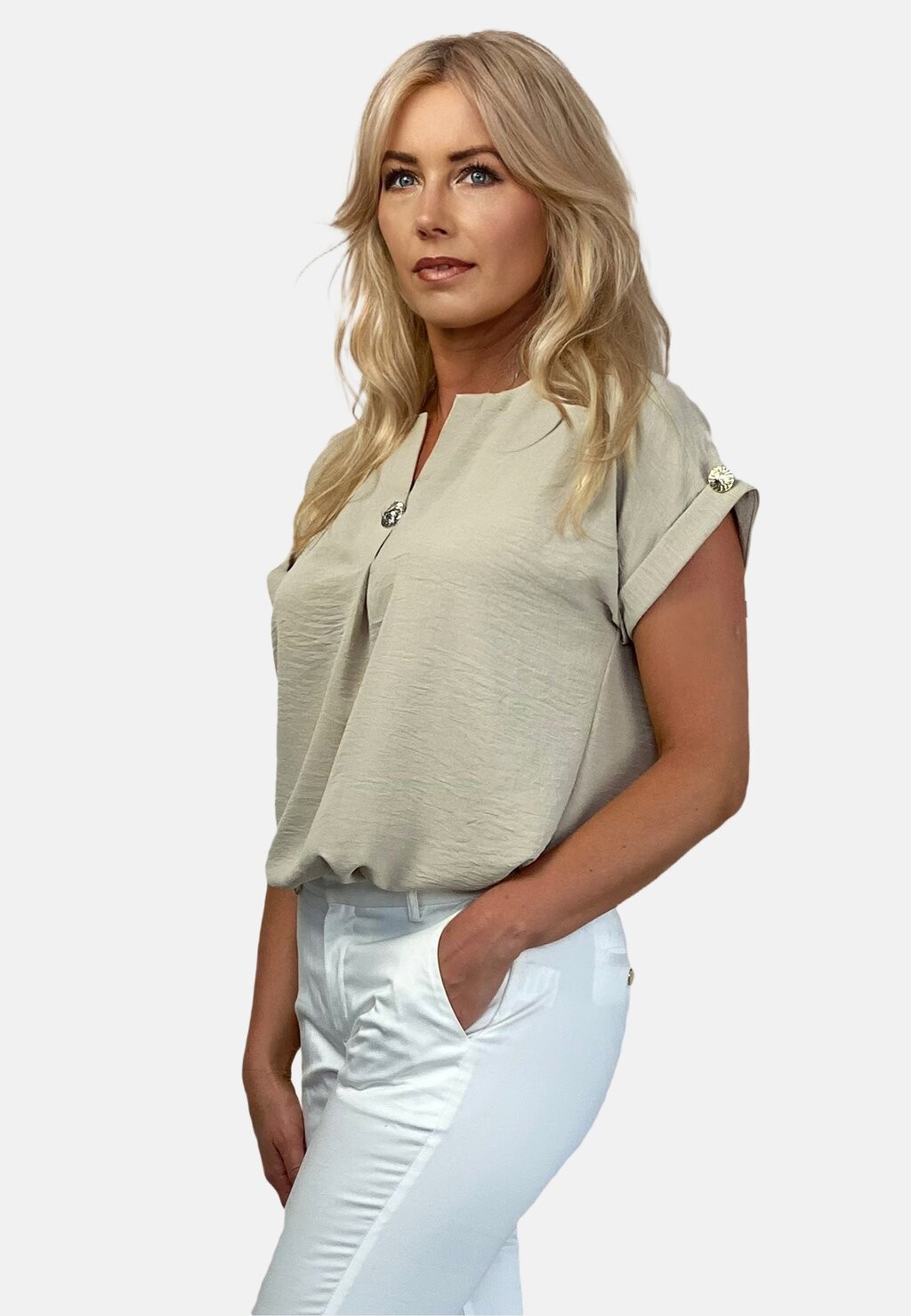 Блуза WITH BUTTON REGINA FASHION, бежевый
Блуза WITH BUTTON REGINA FASHION, бежевый