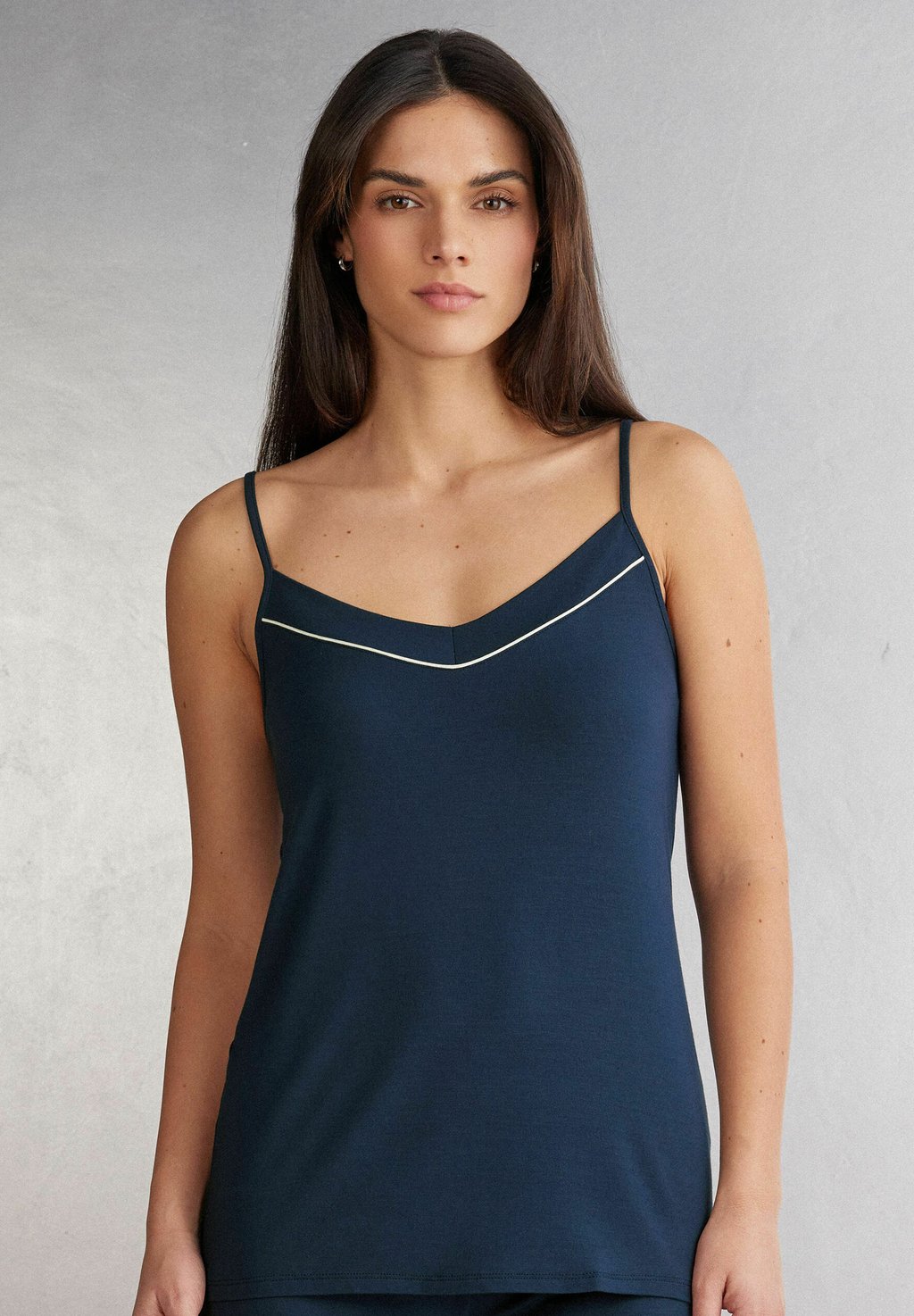 Верх пижамы MIT SCHMALEN TRÄGERN AUS Intimissimi, темно-синий
Верх пижамы MIT SCHMALEN TRÄGERN AUS Intimissimi, темно-синий