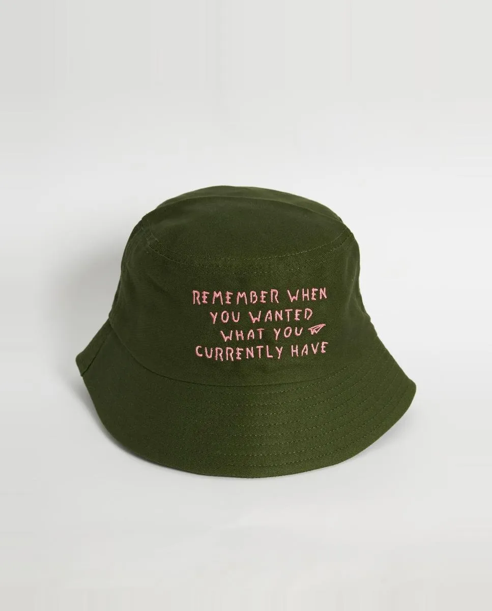 Панама с посланием Línea Daria, коричневый
Панама с посланием Línea Daria, коричневый