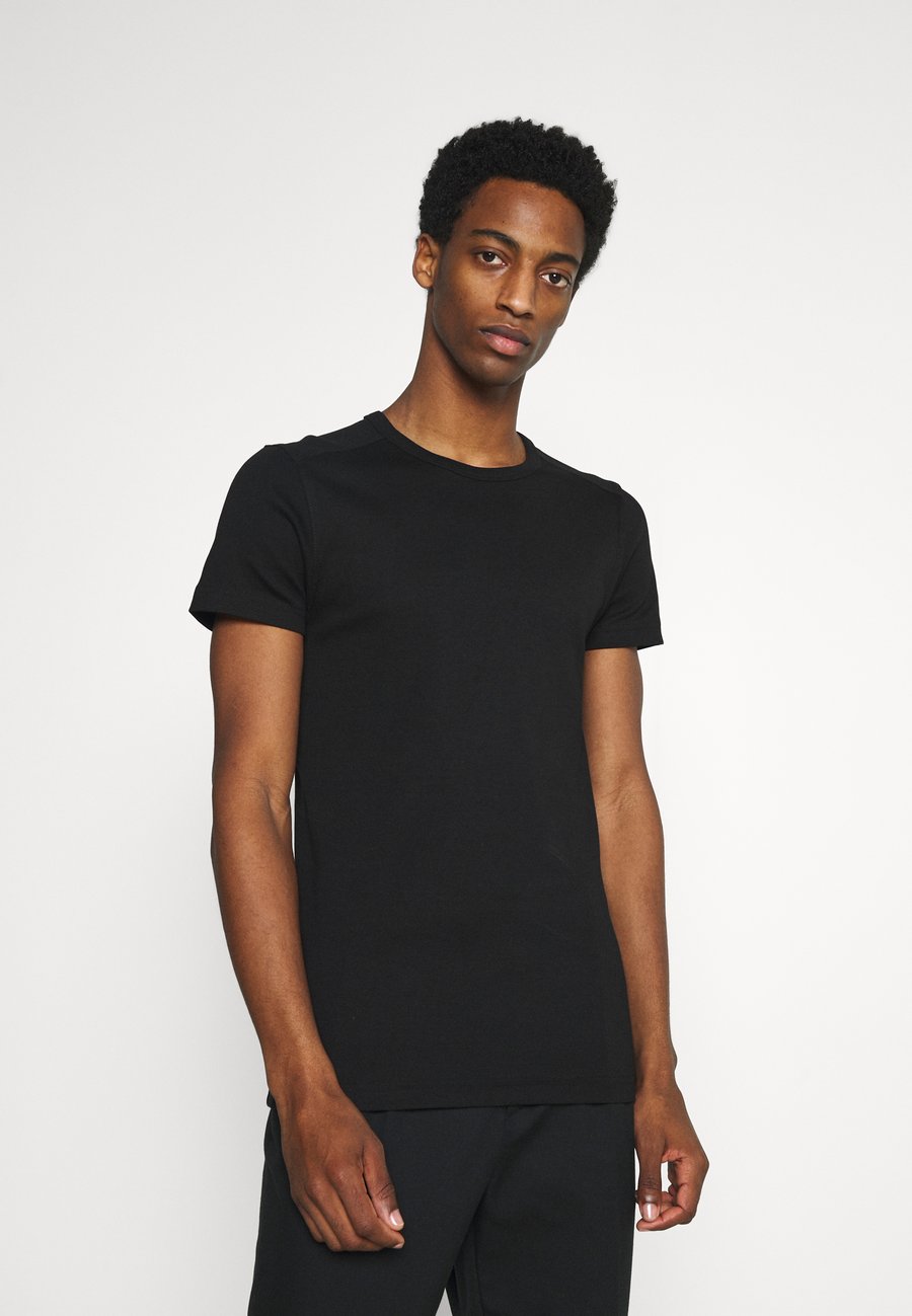 Футболка Lindbergh Basic T-shirt, Black, Черный, Футболка Lindbergh Basic T-shirt, Black
Футболка Lindbergh Basic T-shirt, Black, Черный, Футболка Lindbergh Basic T-shirt, Black