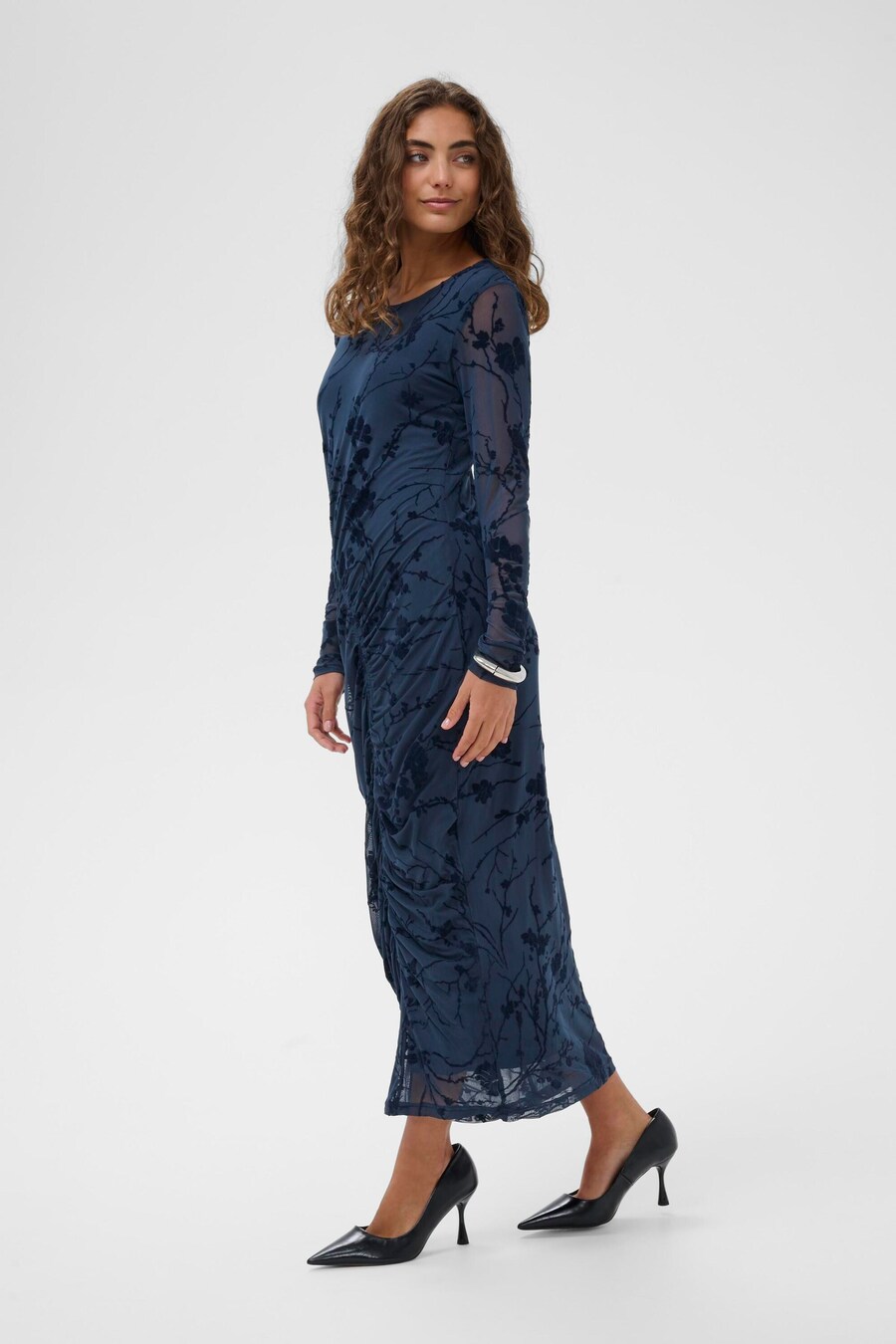 Макси платье CULTURE Alifa, Dark blue
Макси платье CULTURE Alifa, Dark blue