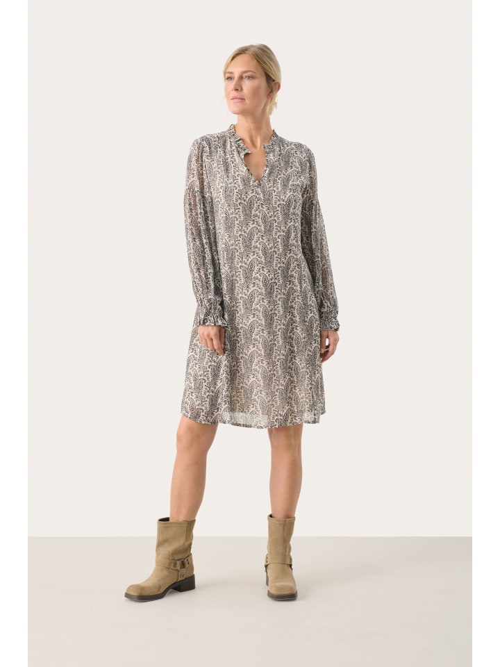 Платье BotellaPW, свободного кроя, с принтом пейсли French Oak PART TWO
Платье BotellaPW, свободного кроя, с принтом пейсли French Oak PART TWO