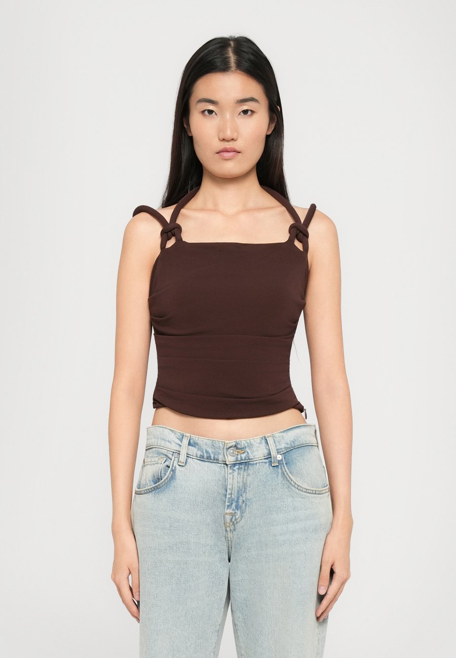 Топ Cult Gaia REN, Java/Dark Brown
Топ Cult Gaia REN, Java/Dark Brown