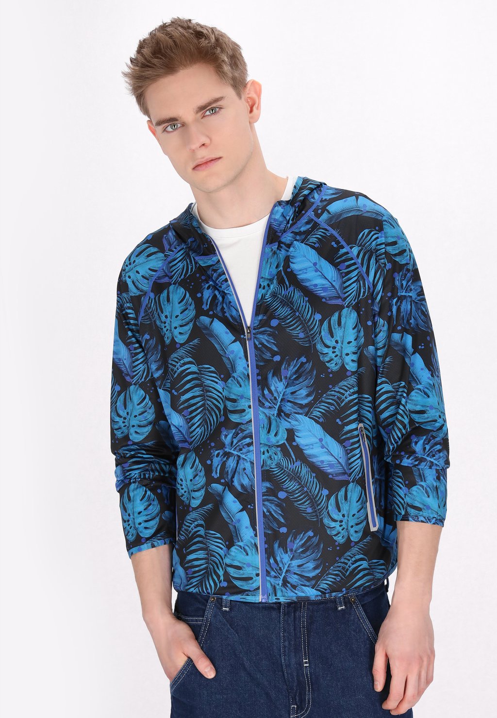 Легкая куртка Mo, синий
Легкая куртка Mo, синий