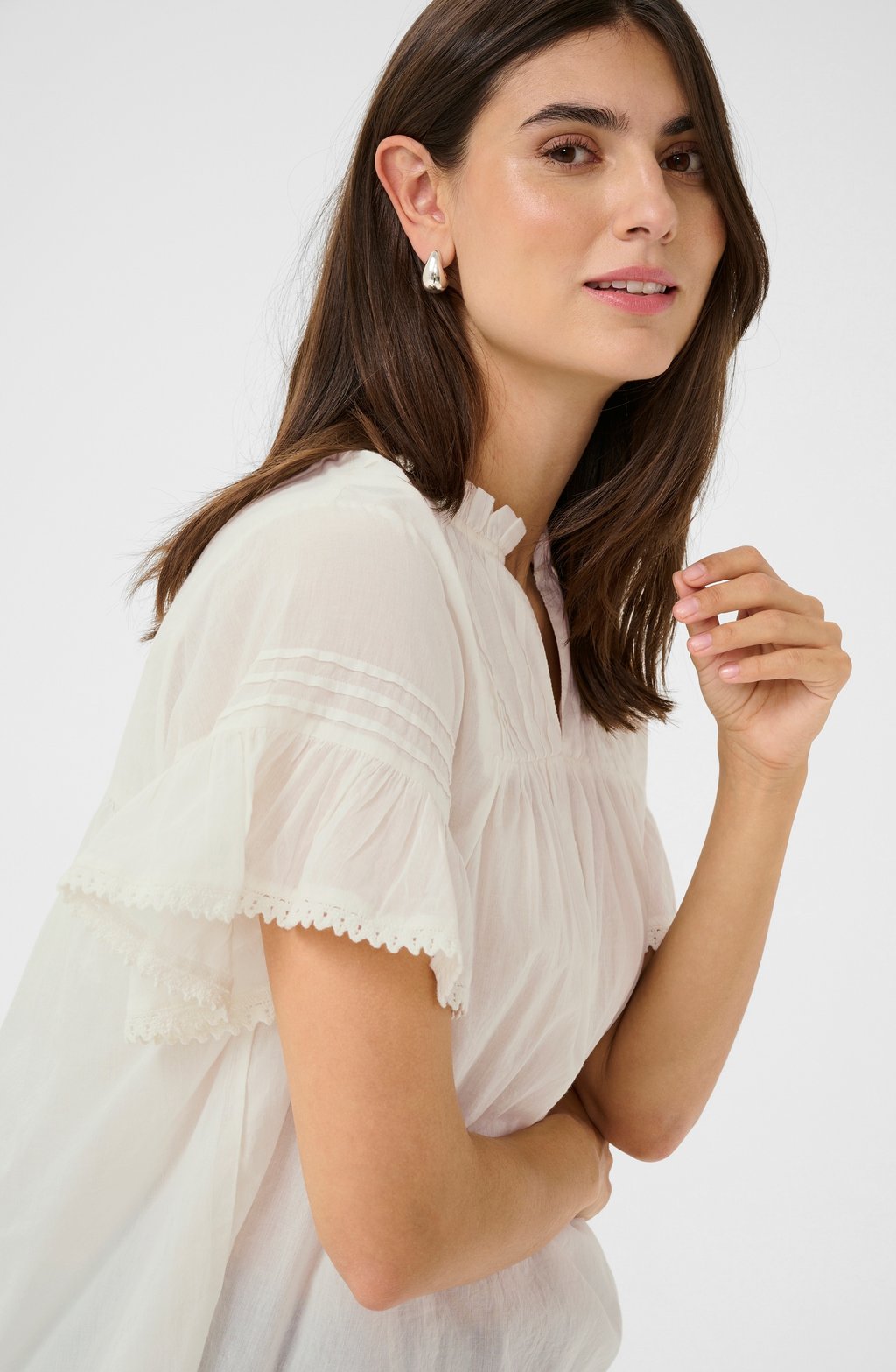 Блуза CUCYBELLE Culture, кремовый 
Блуза CUCYBELLE Culture, кремовый
