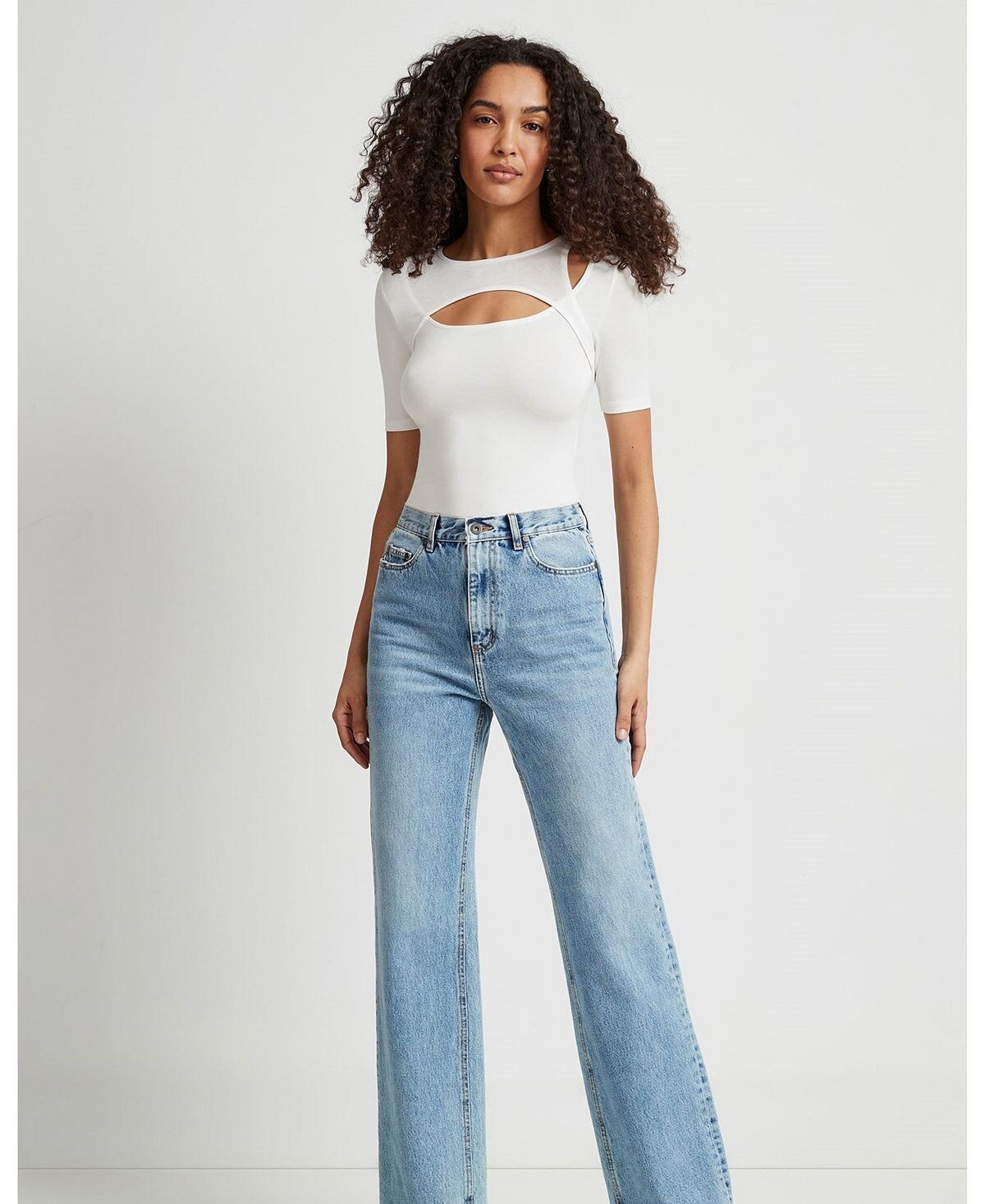 Женский топ с бантом Marcella
Женский топ с бантом Marcella