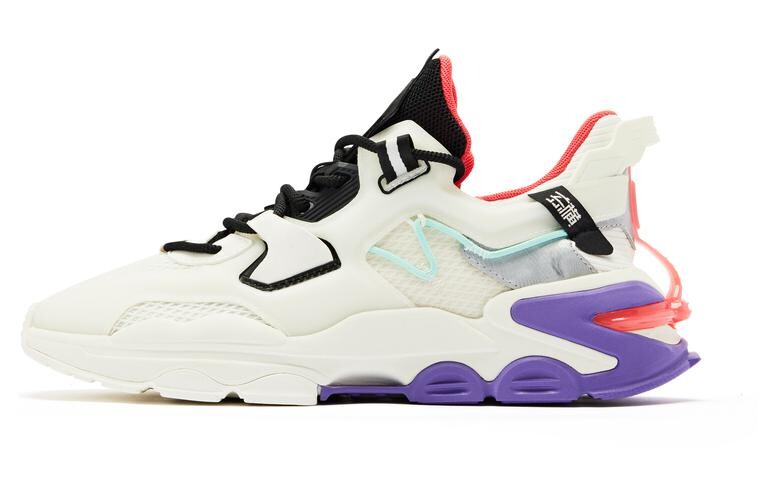 Кроссовки мужские массивные низкие белый/черный Qiaodan
Кроссовки мужские массивные низкие белый/черный Qiaodan