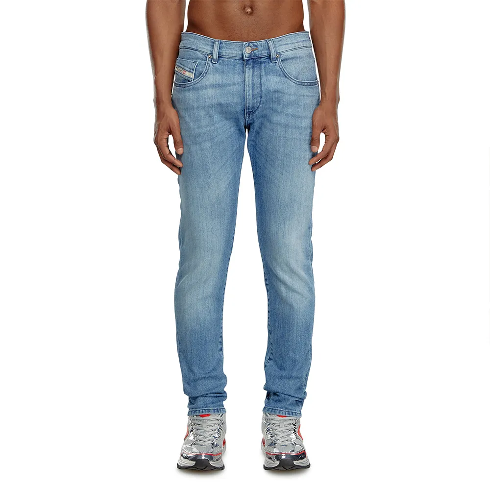 Джинсы Diesel A03563-0GRDI 2019 D Strukt, синий
Джинсы Diesel A03563-0GRDI 2019 D Strukt, синий